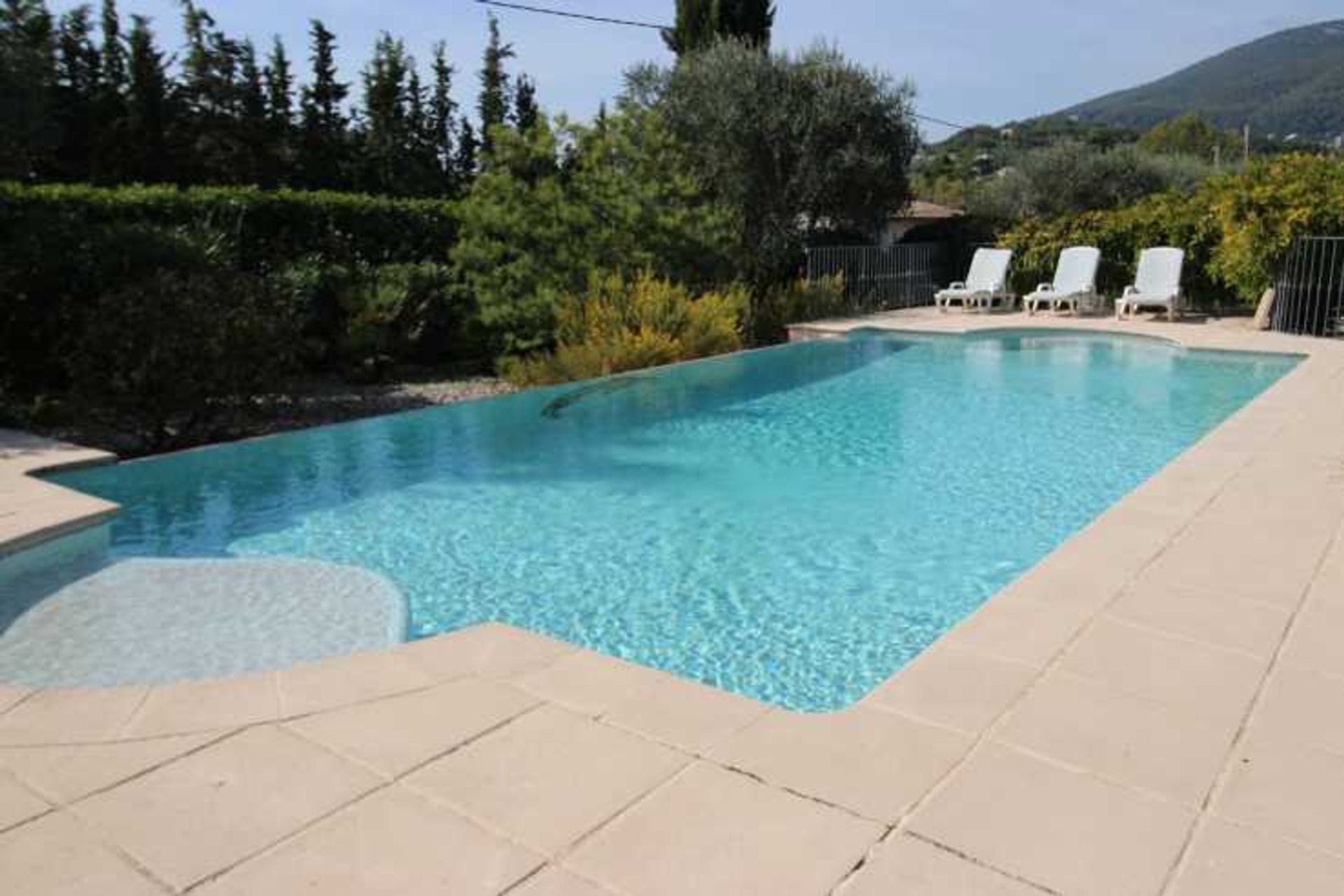 Casa nel Chateauneuf-Grasse, Provenza-Alpi-Costa Azzurra 10836578