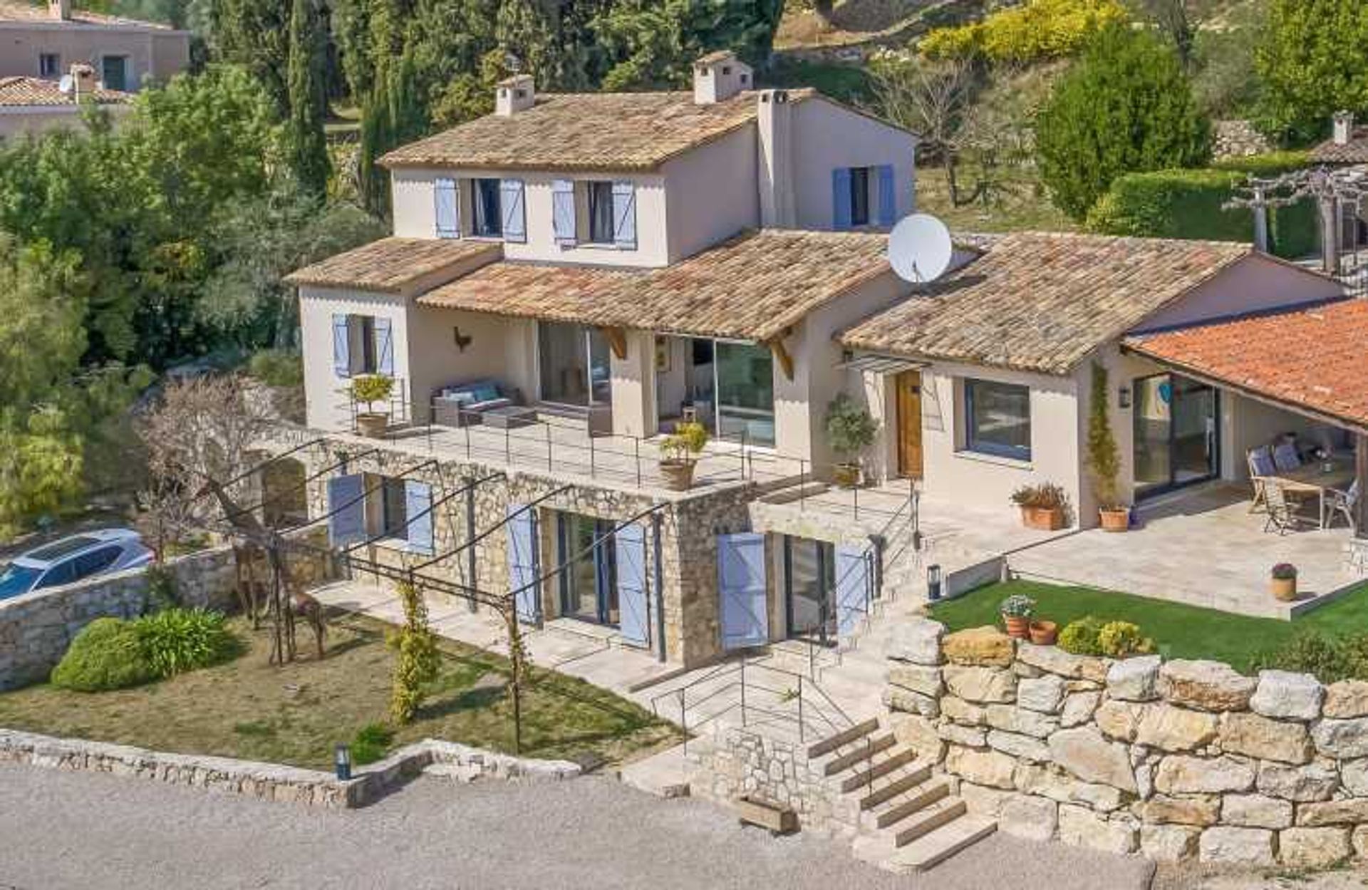 casa en Châteauneuf-Grasse, Provenza-Alpes-Costa Azul 10836622