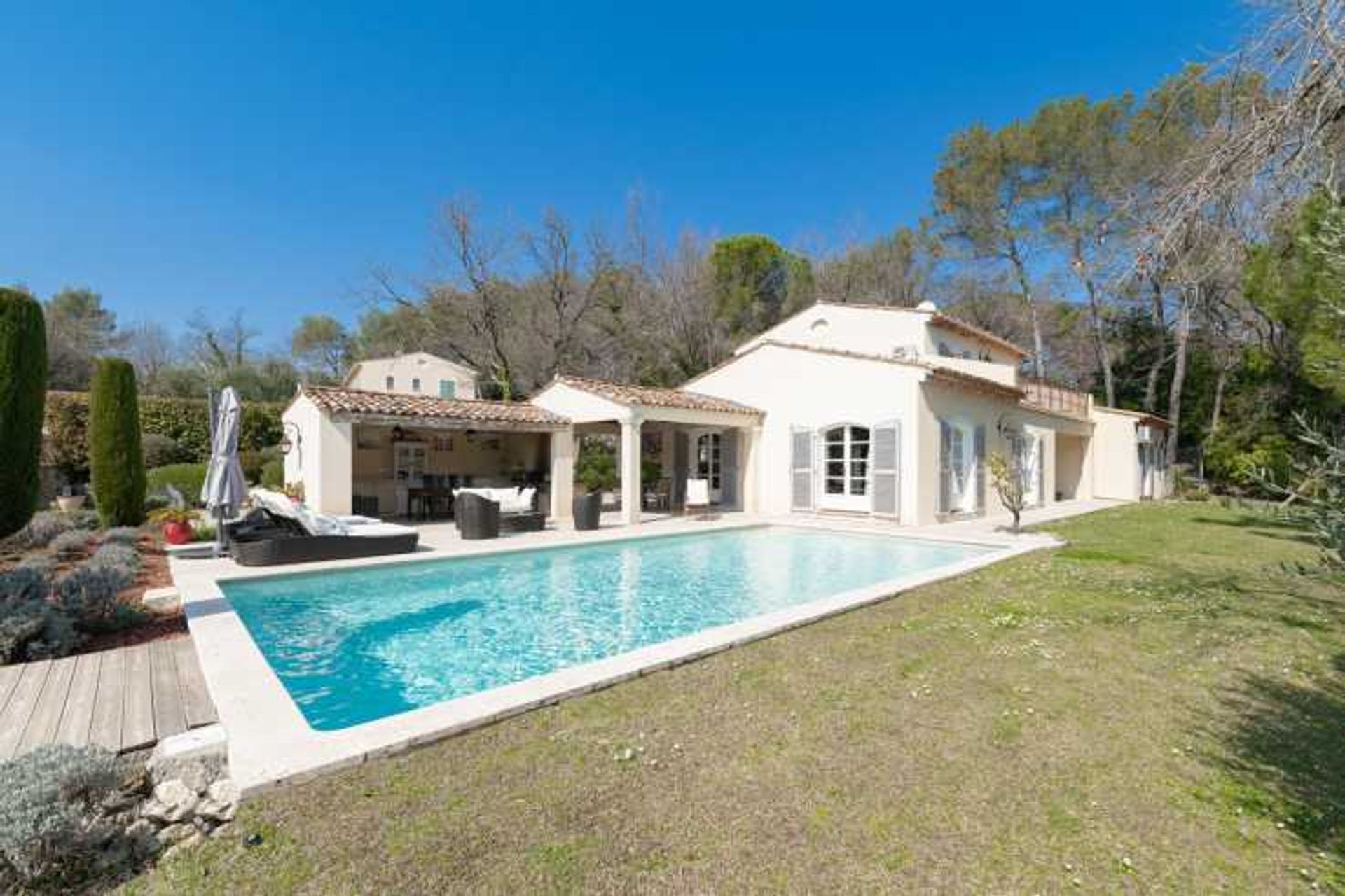 Будинок в Opio, Provence-Alpes-Côte d'Azur 10836636