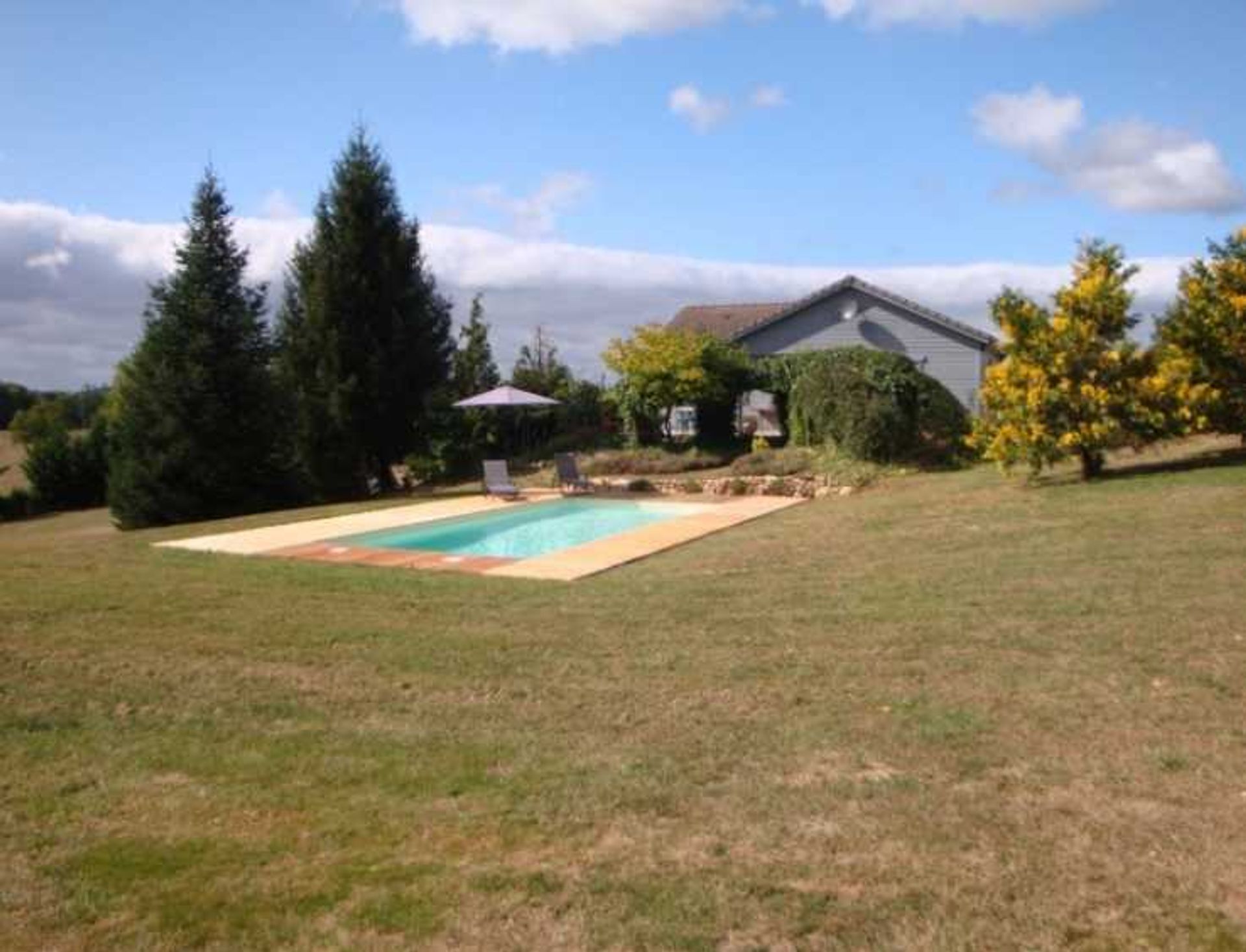 σπίτι σε Douville, Nouvelle-Aquitaine 10836681