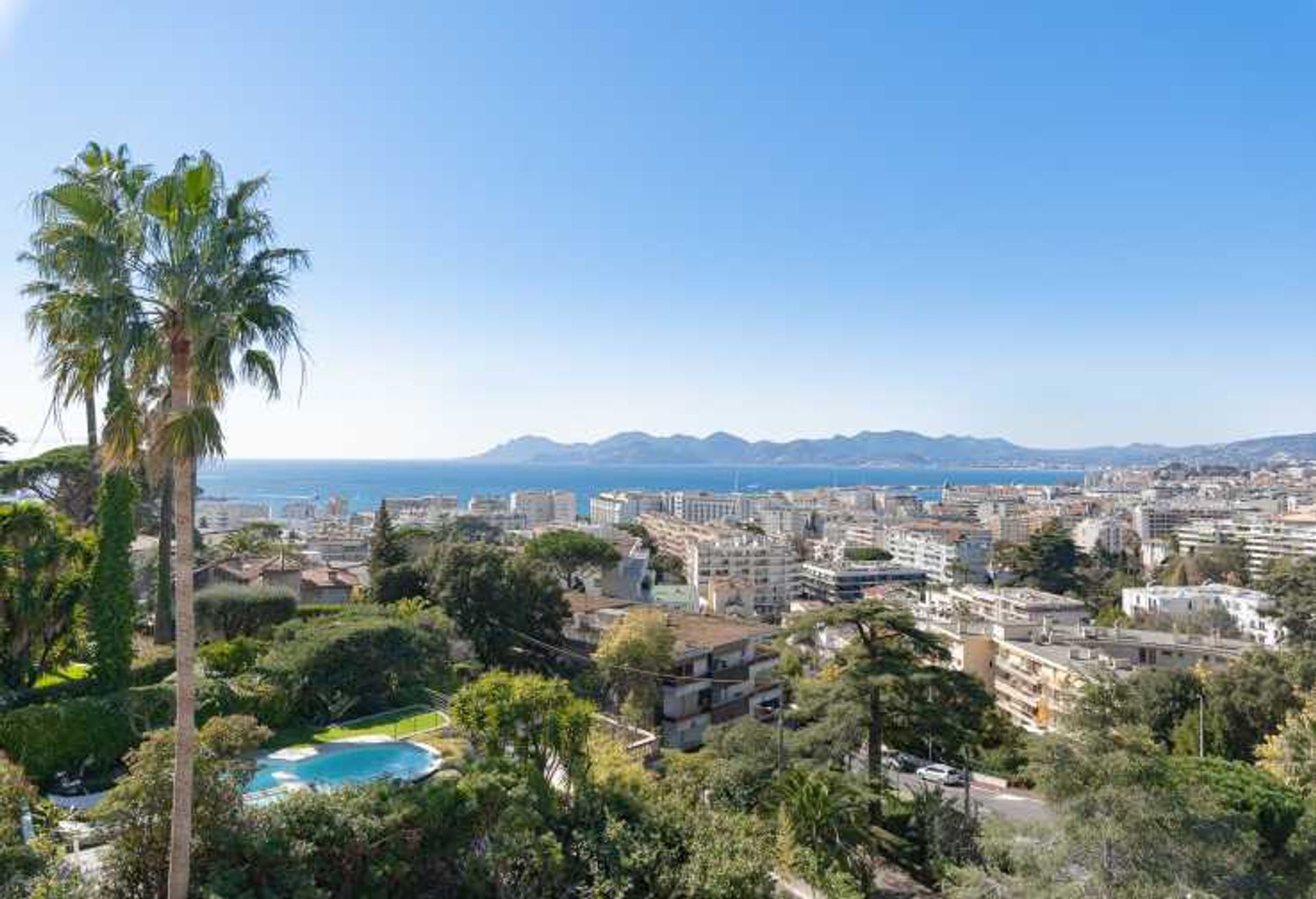 rumah dalam Cannes, Provence-Alpes-Côte d'Azur 10836726