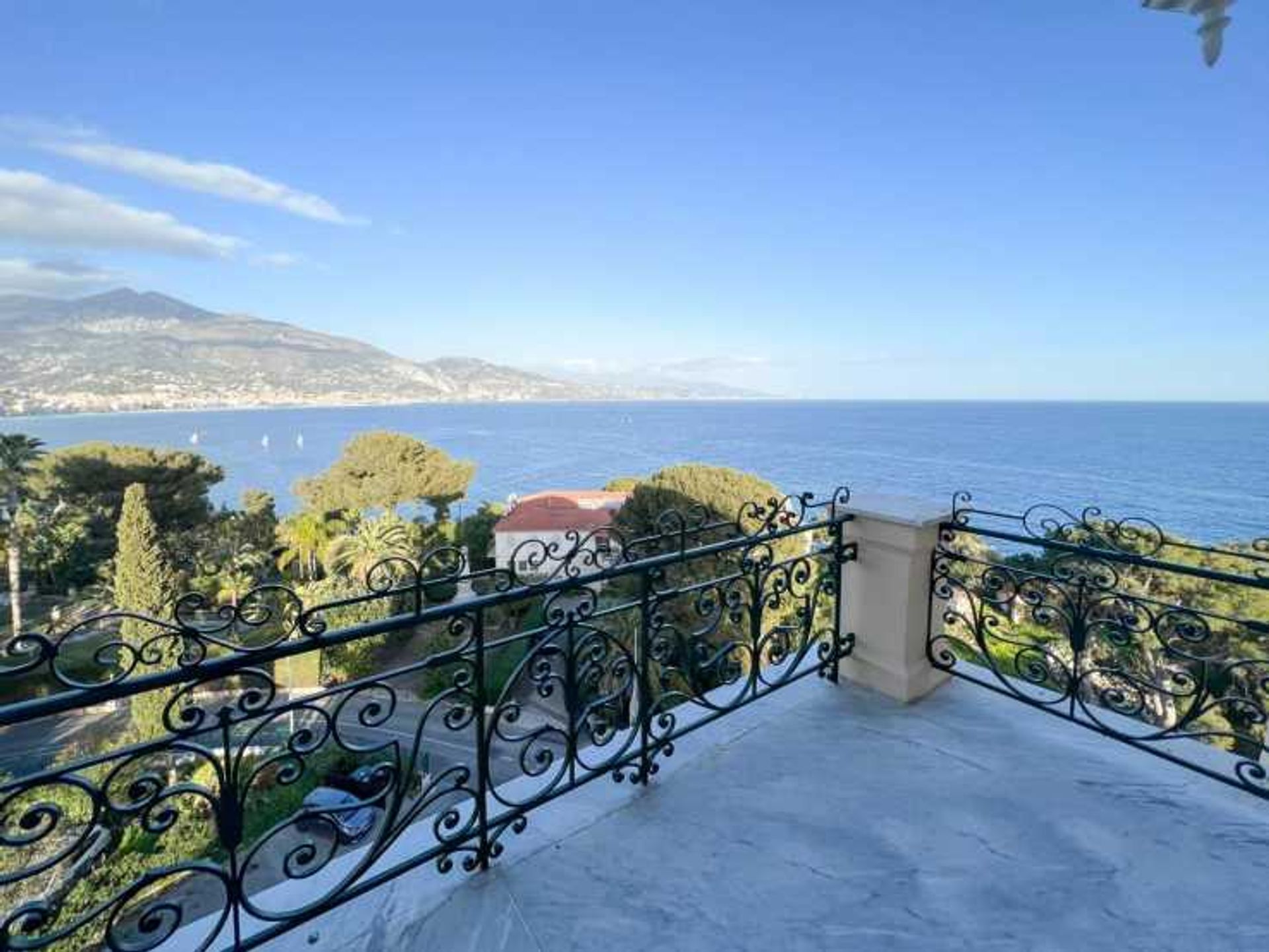 Кондоминиум в Cap Martin, Provence-Alpes-Cote d'Azur 10836754