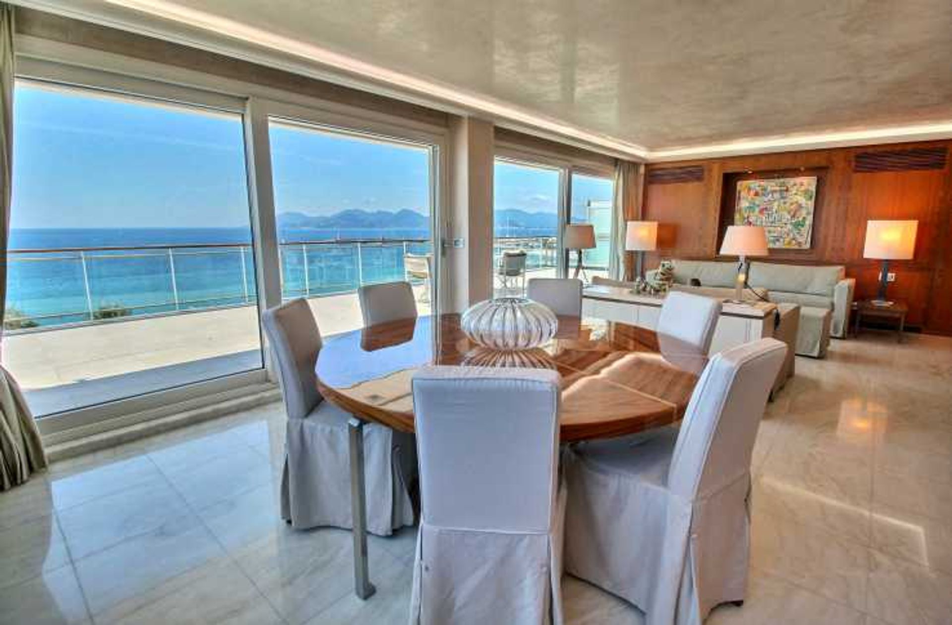 Osakehuoneisto sisään Cannes, Provence-Alpes-Cote d'Azur 10836761