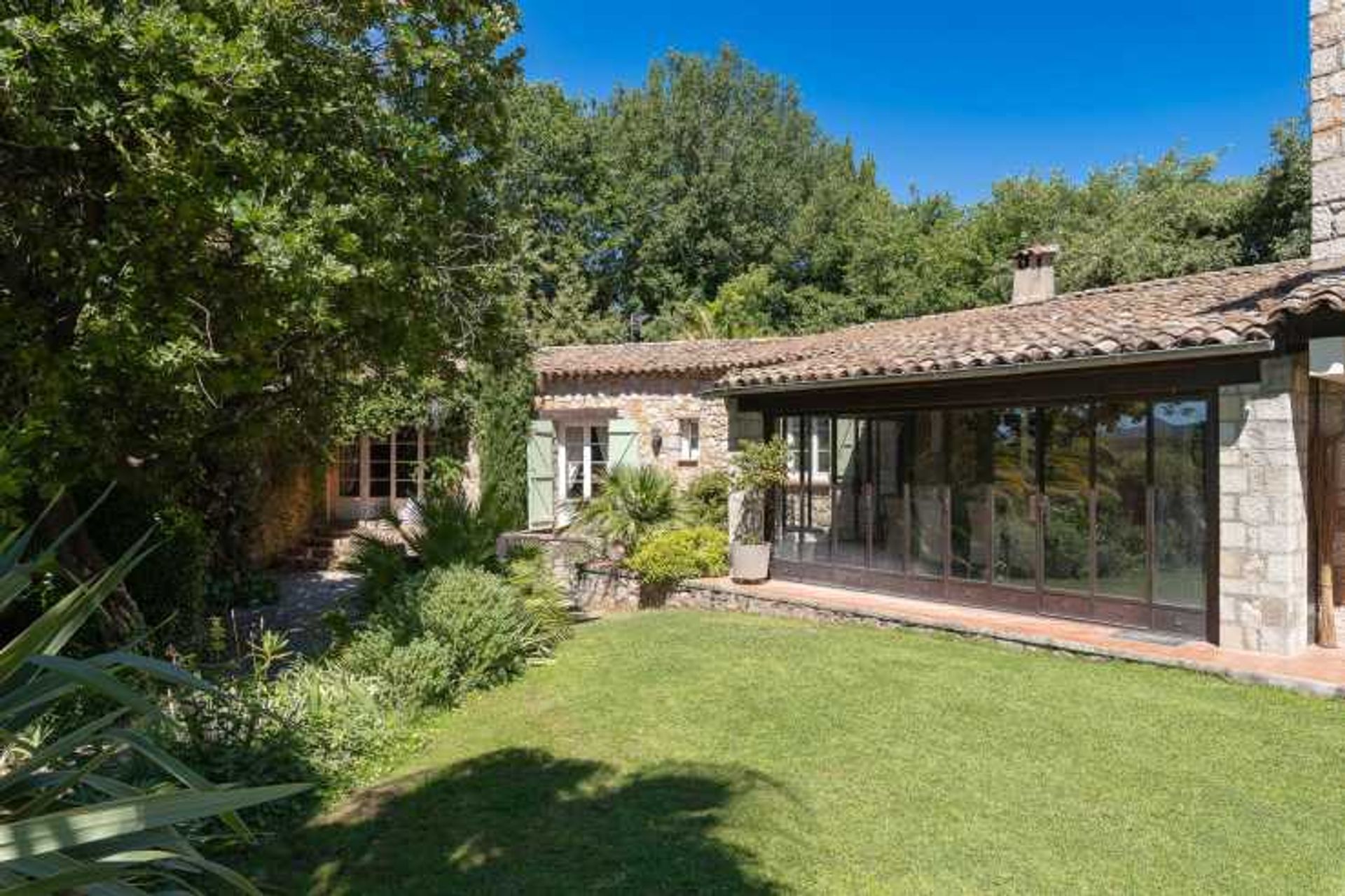 Casa nel La Motte, Provence-Alpes-Côte d'Azur 10836762