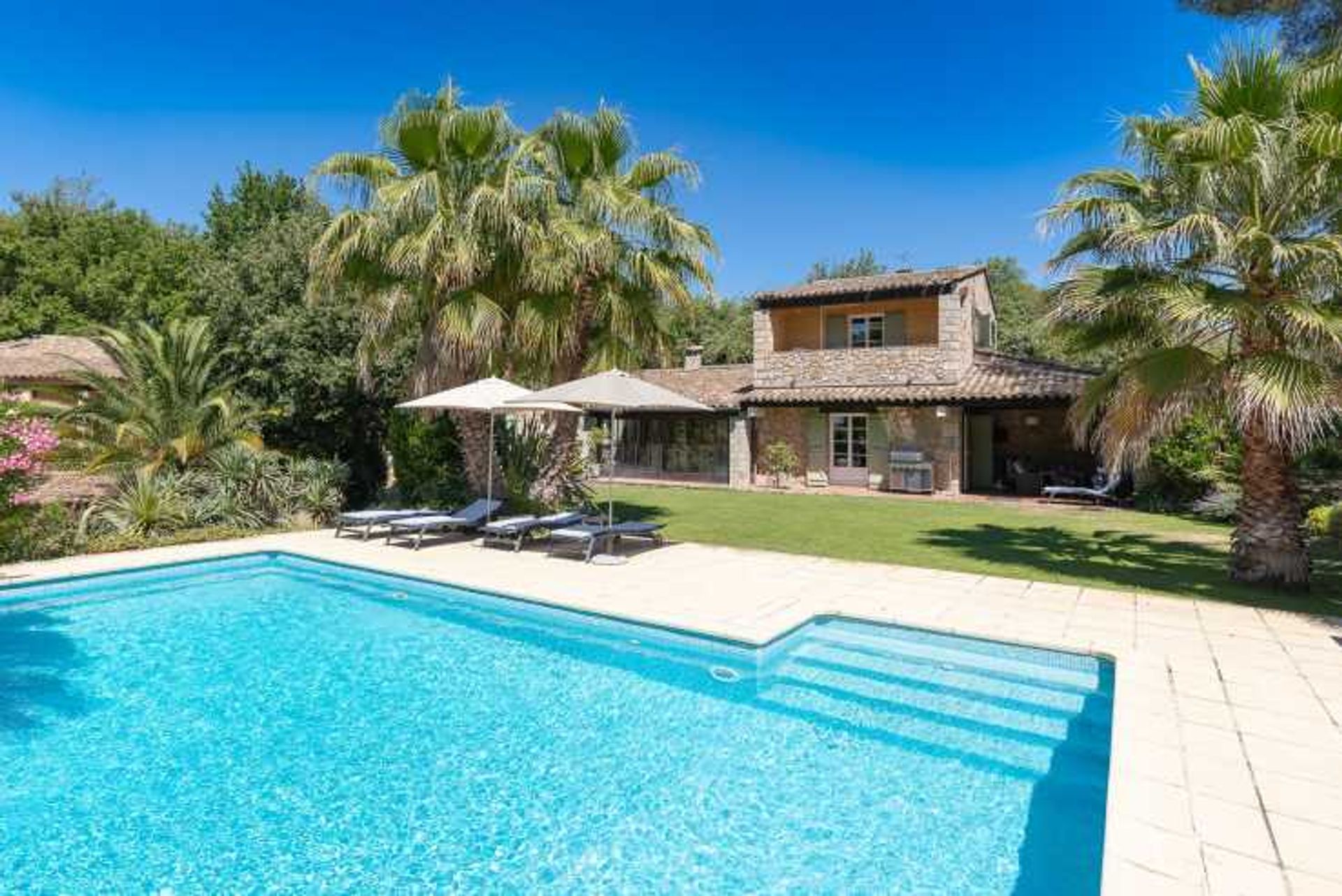 жилой дом в La Motte, Provence-Alpes-Cote d'Azur 10836762