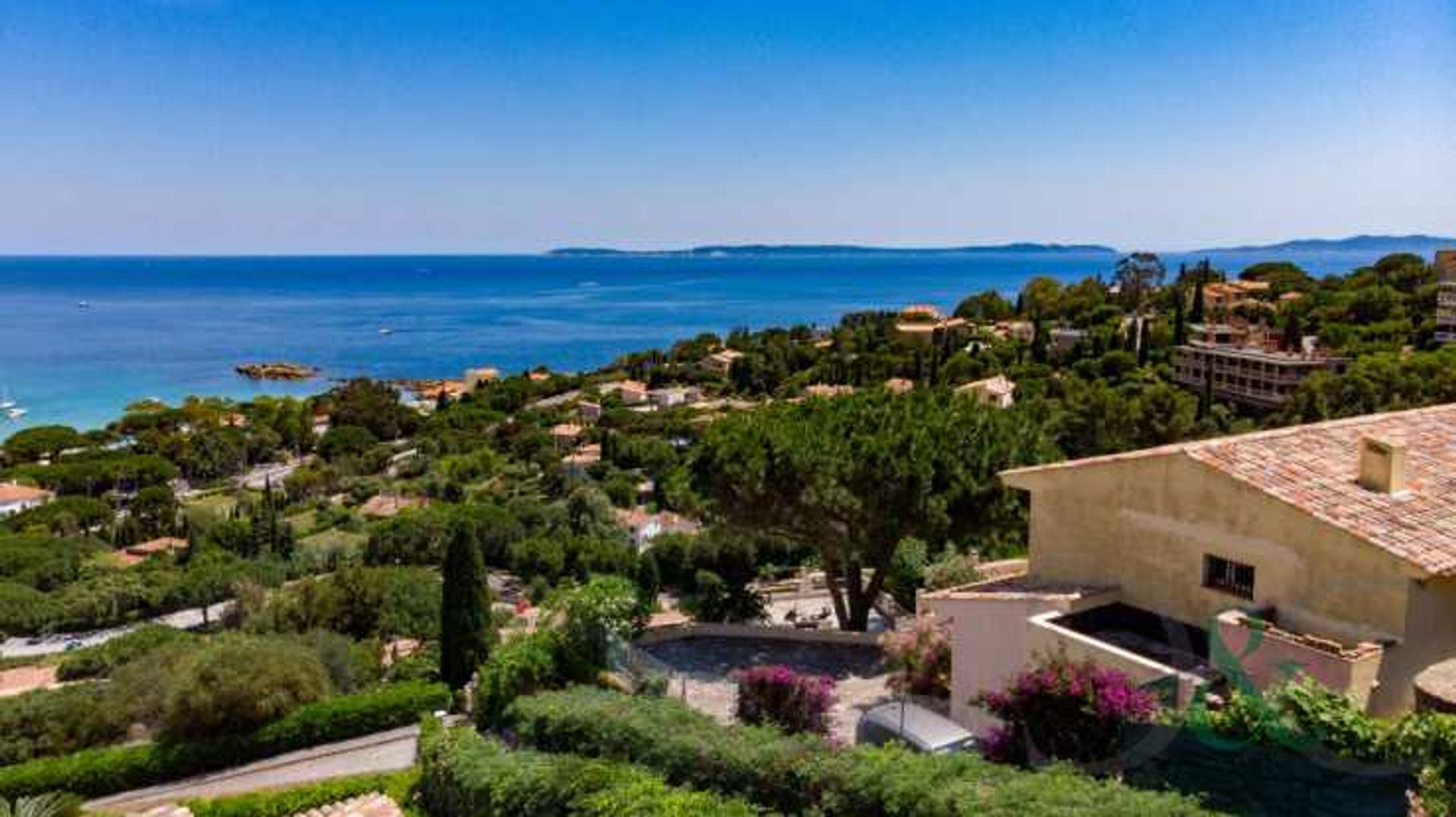 Ejerlejlighed i Le Lavandou, Provence-Alpes-Côte d'Azur 10836777