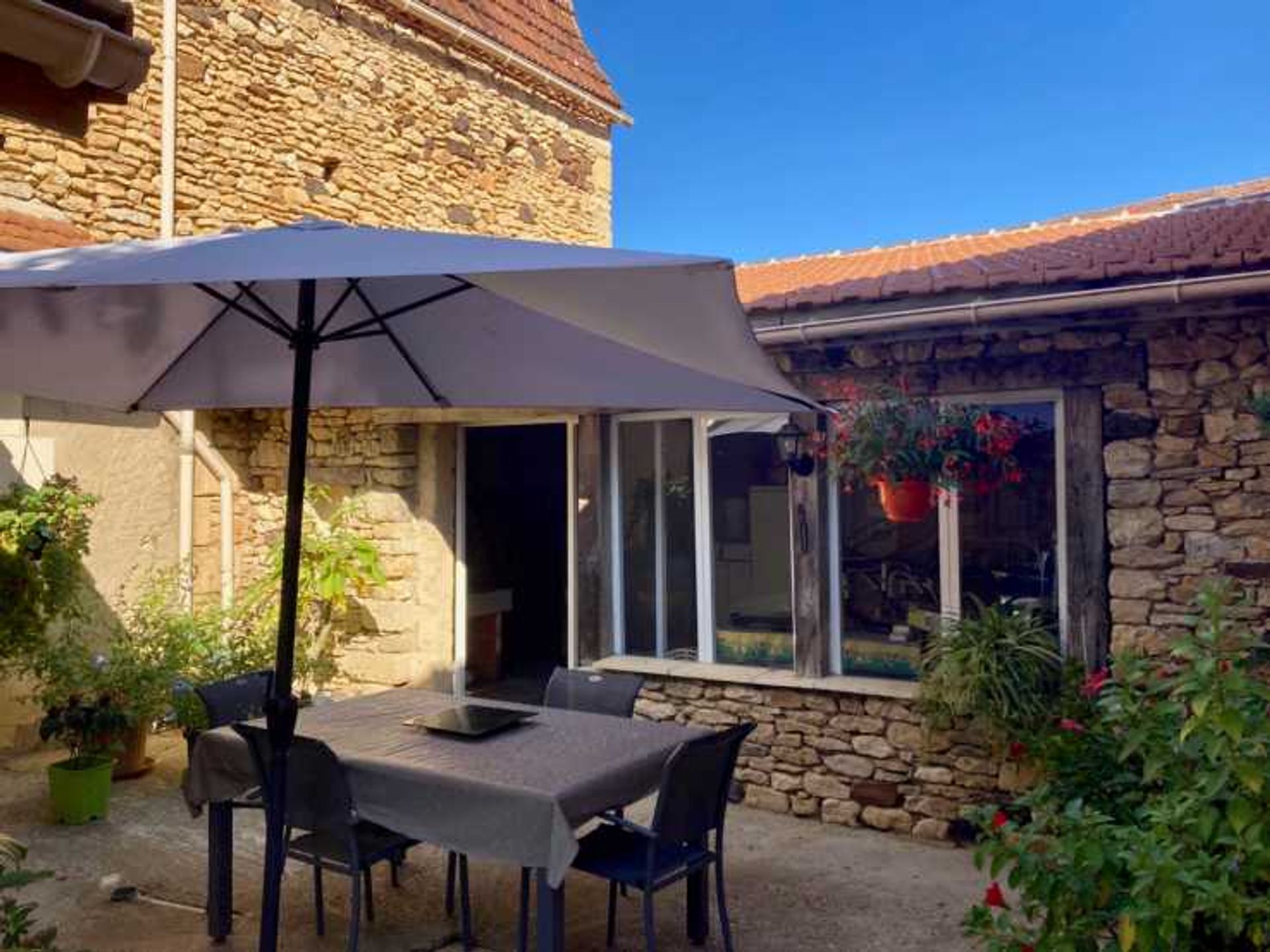 casa no Saint-Cyprien, Nouvelle-Aquitaine 10836787