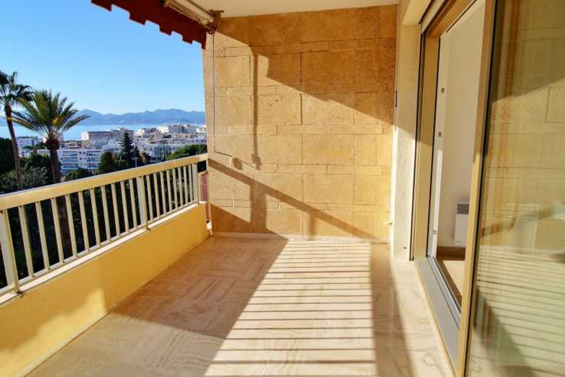 Osakehuoneisto sisään Cannes, Provence-Alpes-Cote d'Azur 10836840