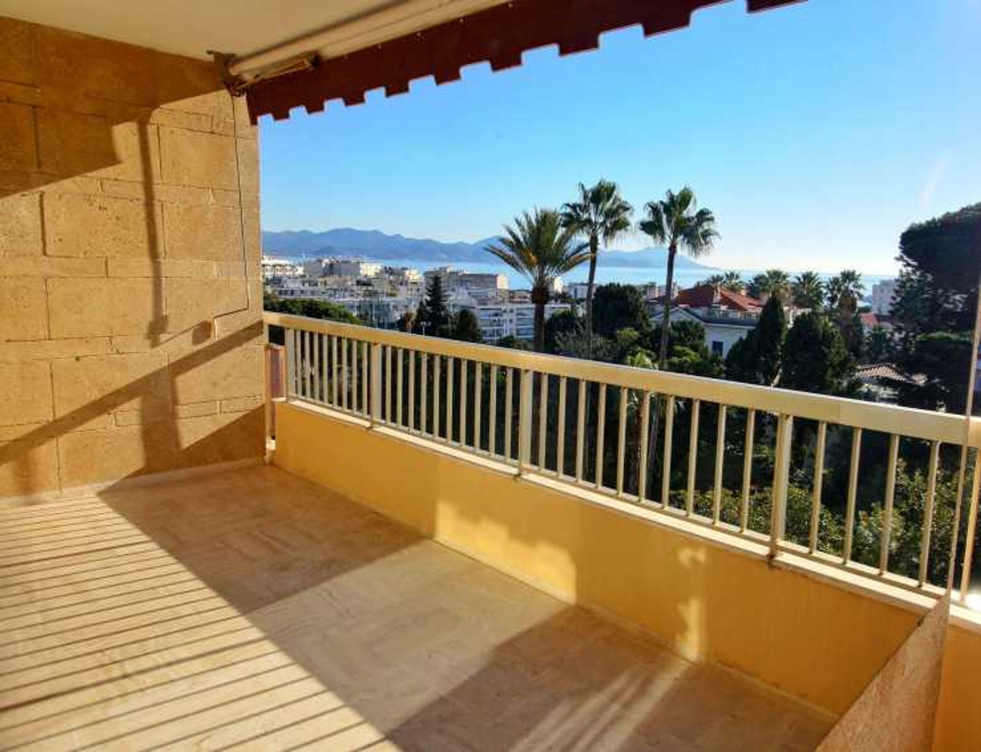 Osakehuoneisto sisään Cannes, Provence-Alpes-Cote d'Azur 10836840