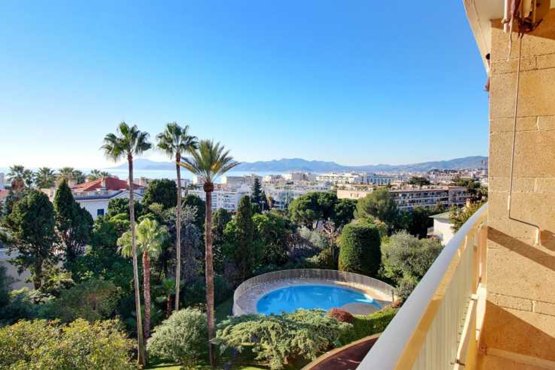 Osakehuoneisto sisään Cannes, Provence-Alpes-Cote d'Azur 10836840