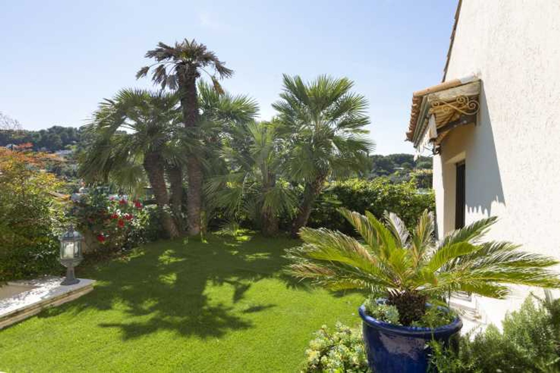 Condominium in Mougins, Provence-Alpes-Cote d'Azur 10836894