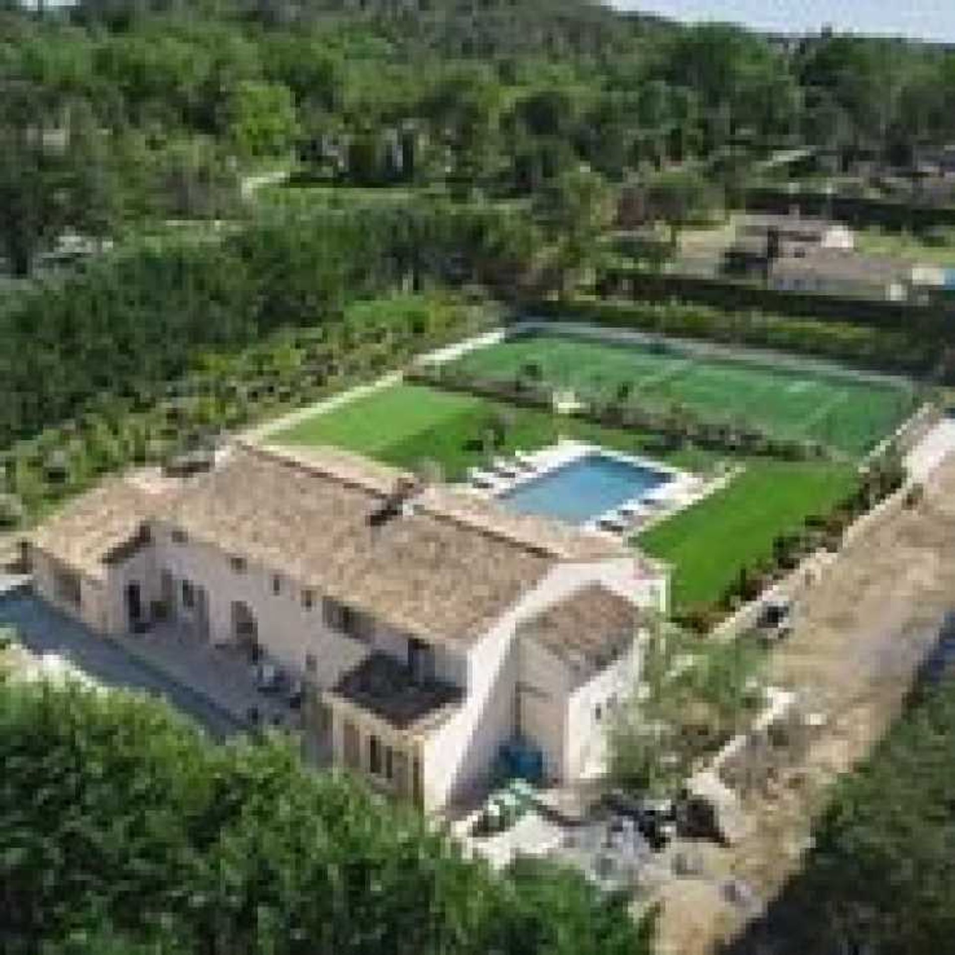 Huis in Chateauneuf-Grasse, Provence-Alpes-Côte d'Azur 10836930