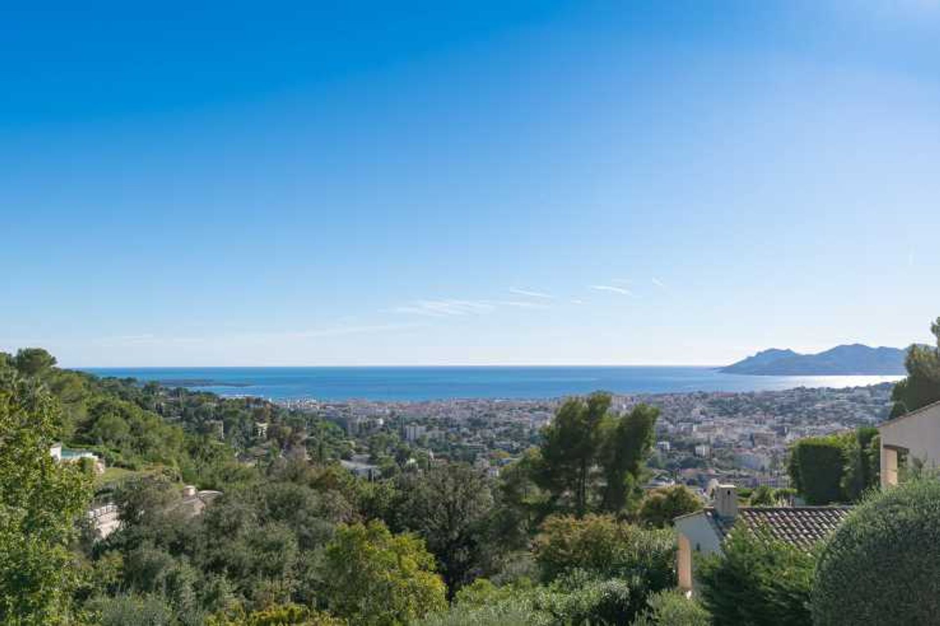 بيت في Le Cannet, Provence-Alpes-Côte d'Azur 10836936