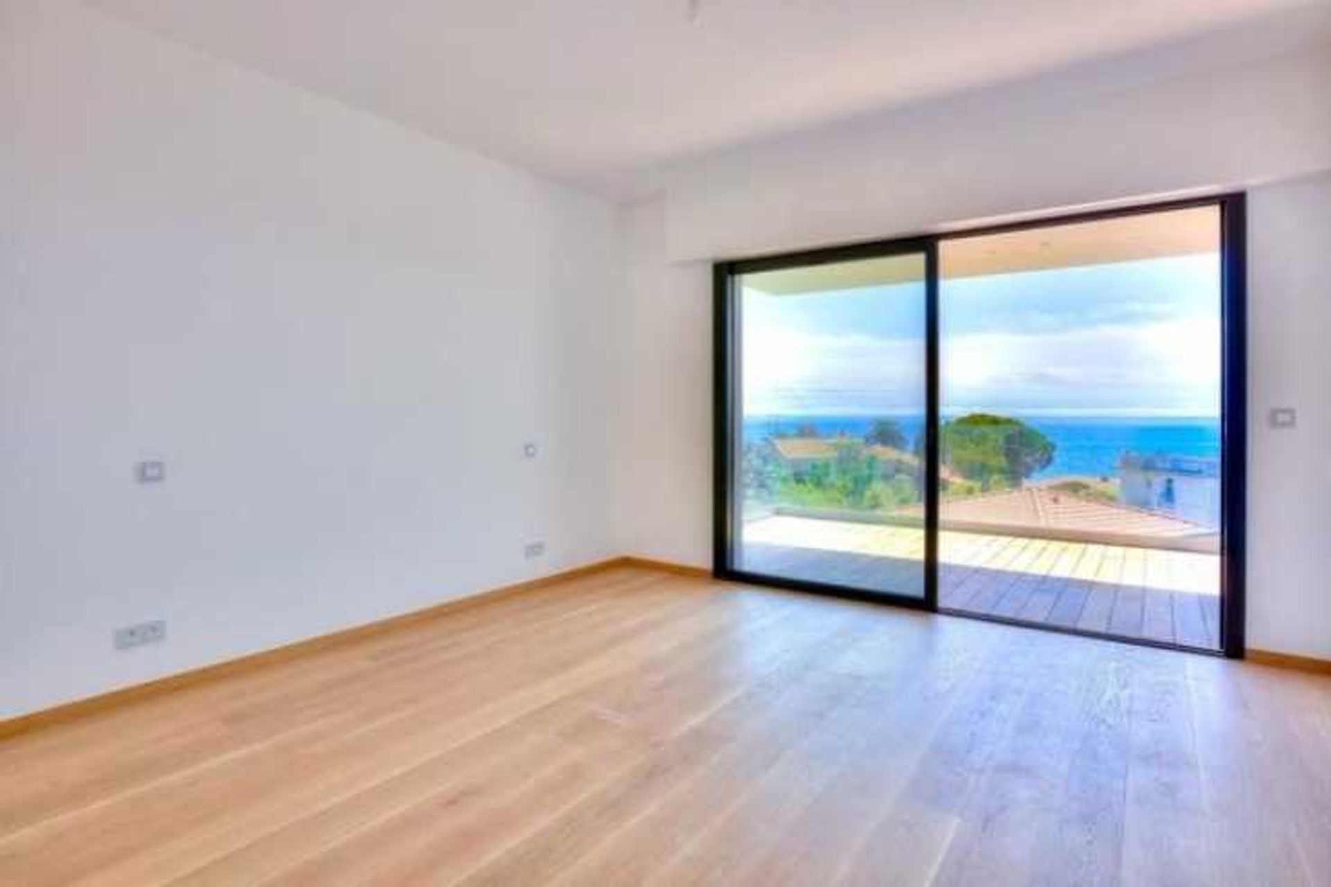 Condominium in Cannes, Provence-Alpes-Côte d'Azur 10836952