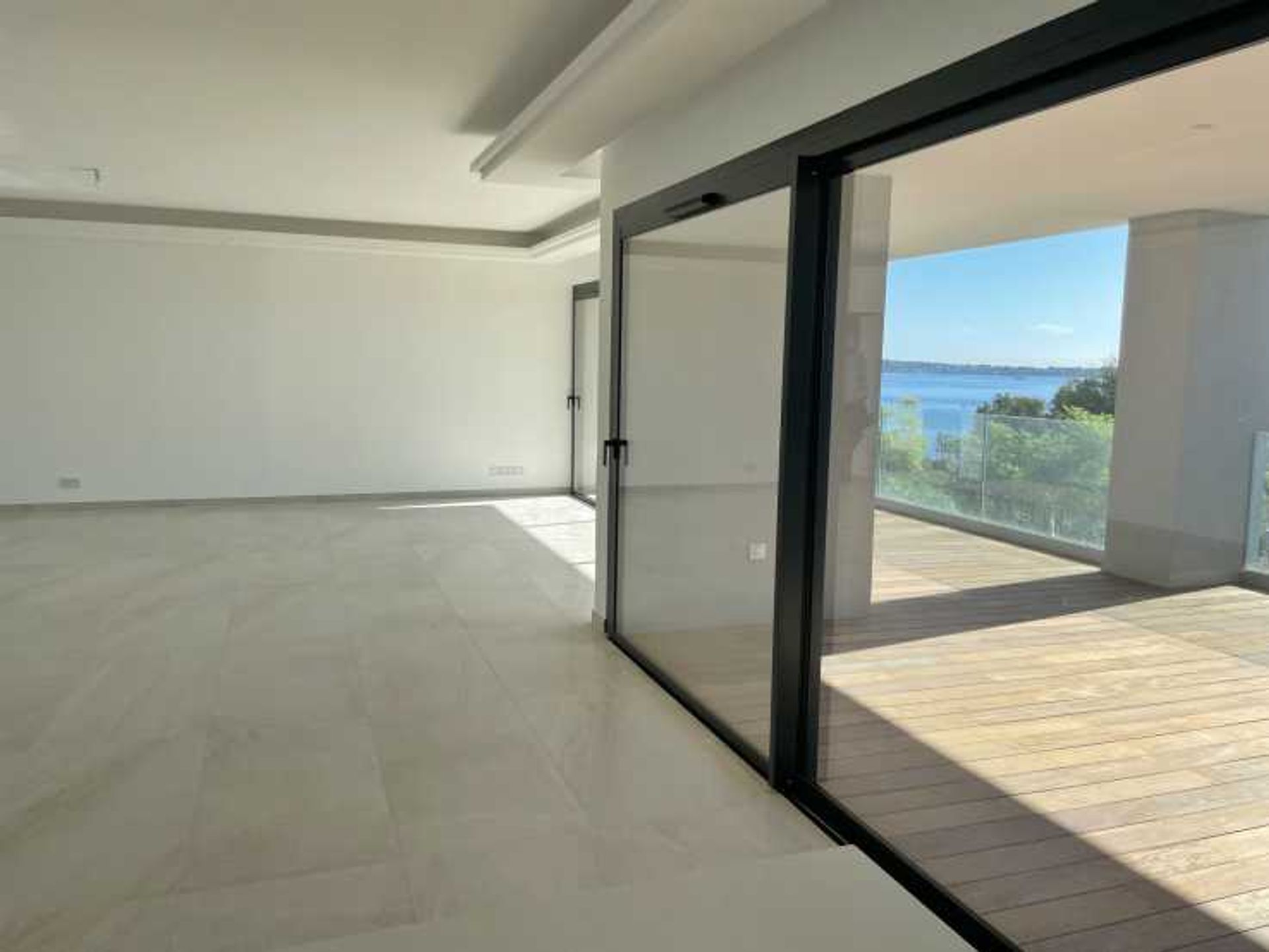 Condominium in Cannes, Provence-Alpes-Côte d'Azur 10836952