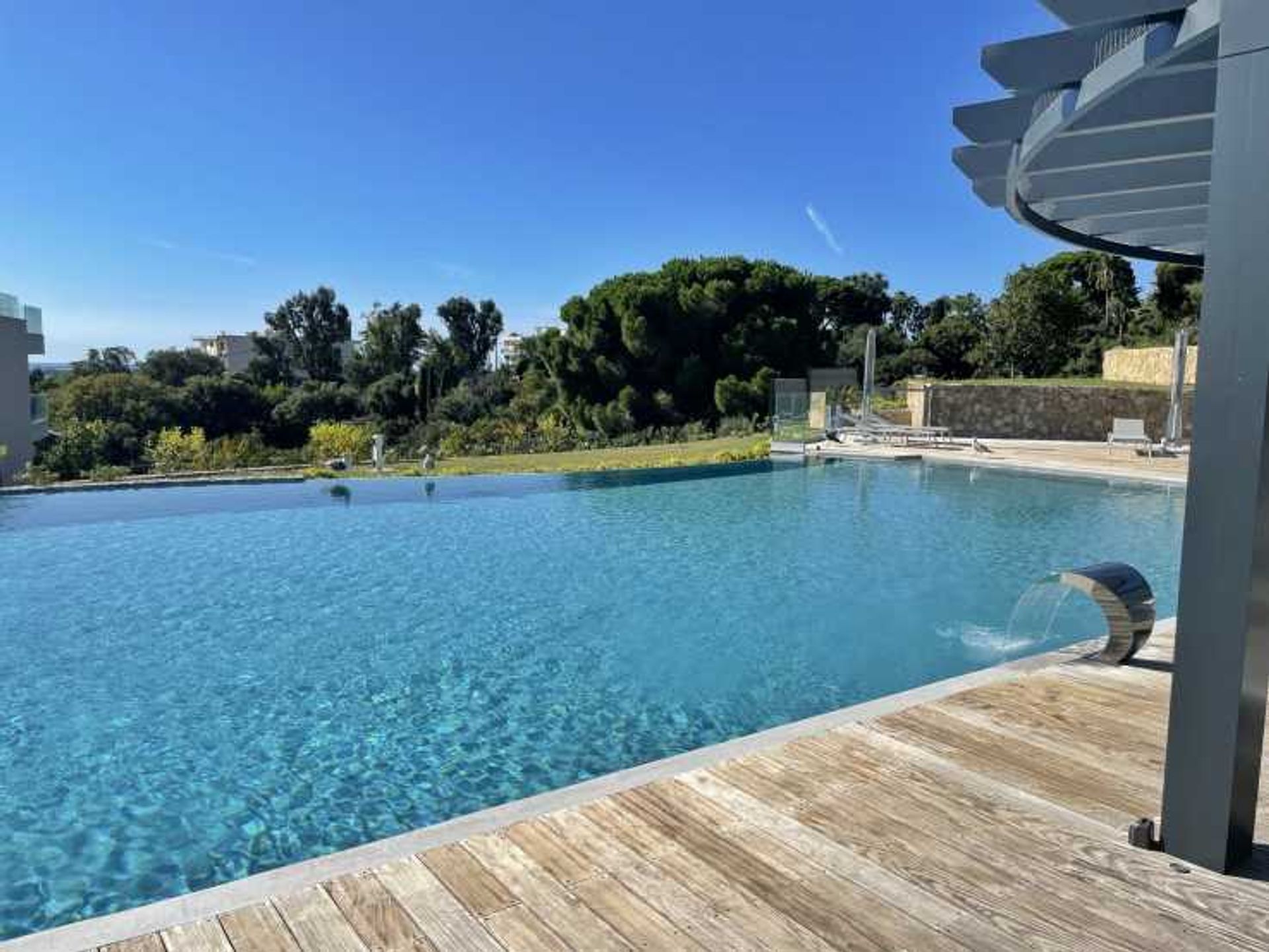 Condominium in Cannes, Provence-Alpes-Côte d'Azur 10836952