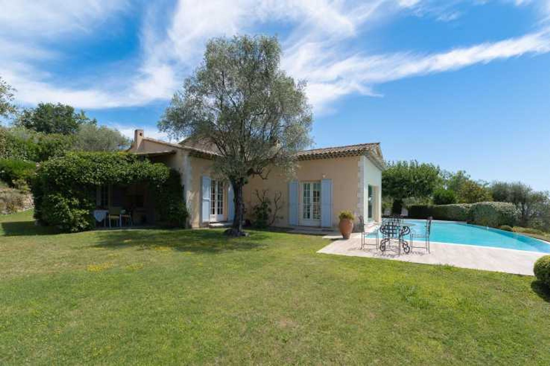 House in Châteauneuf, Provence-Alpes-Côte d'Azur 10837058