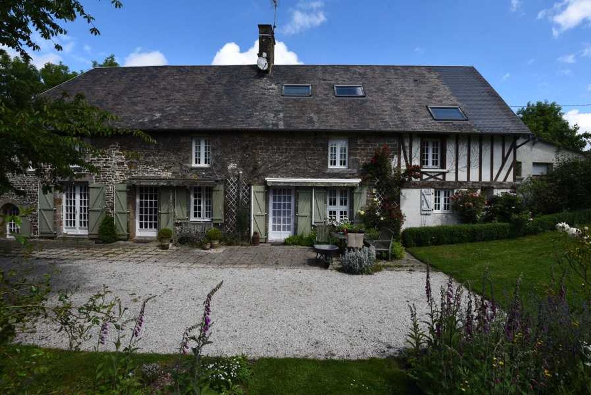 Hus i Percy, Normandie 10837107