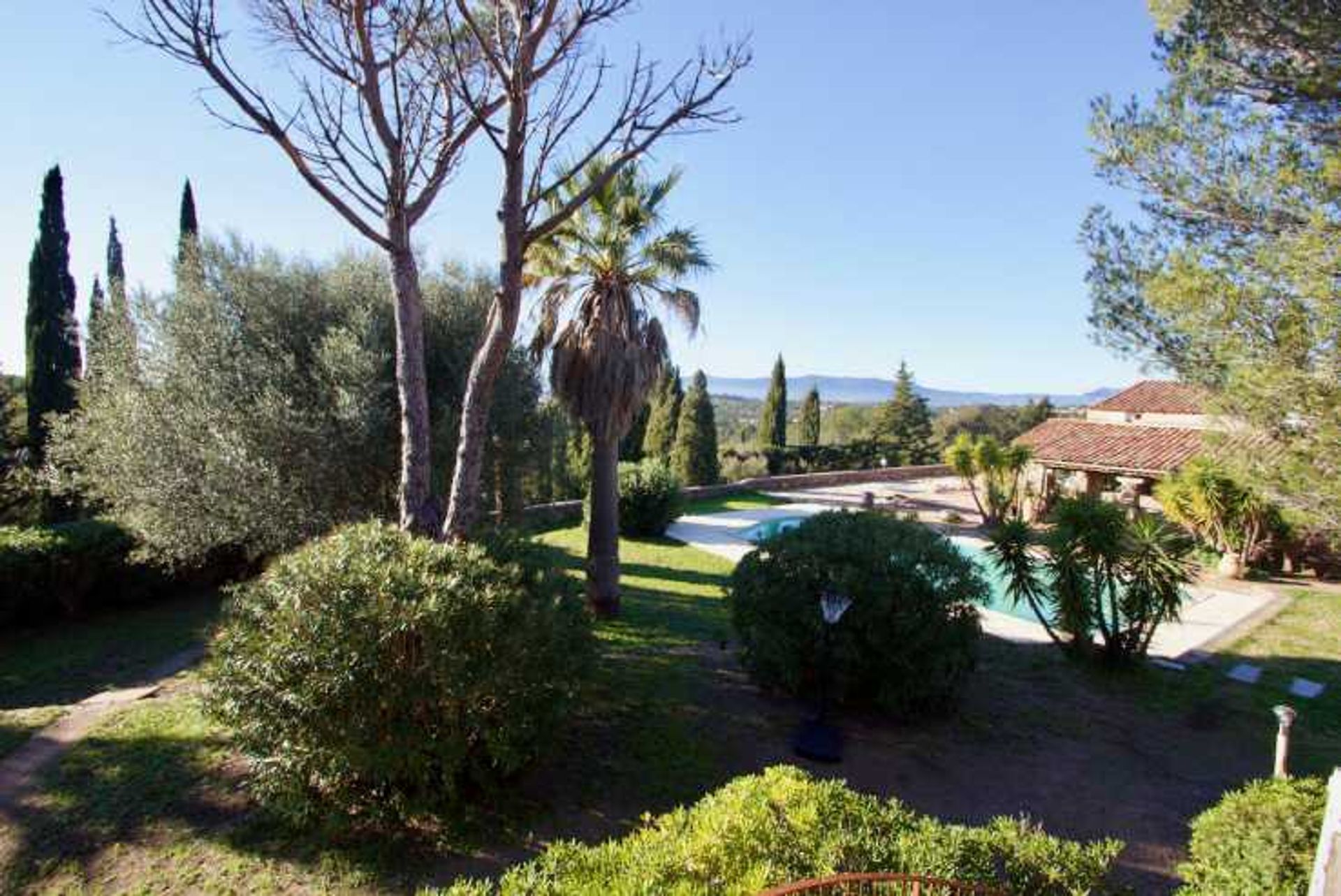 жилой дом в Fréjus, Provence-Alpes-Côte d'Azur 10837158