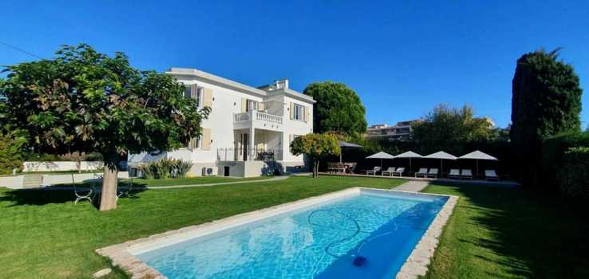 Haus im Saint-Laurent-du-Var, Provence-Alpes-Cote d'Azur 10837172