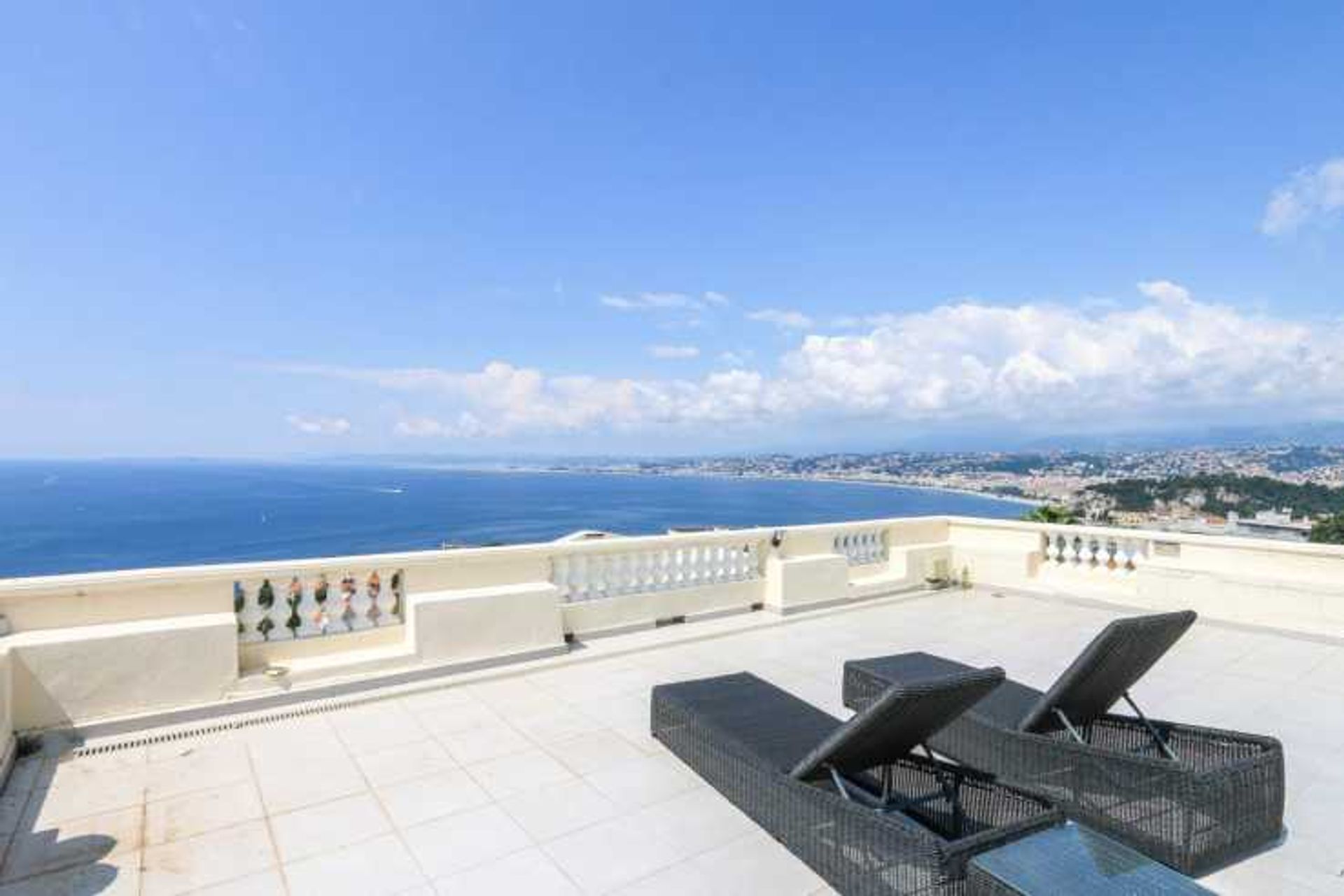 House in Nice, Provence-Alpes-Cote d'Azur 10837271