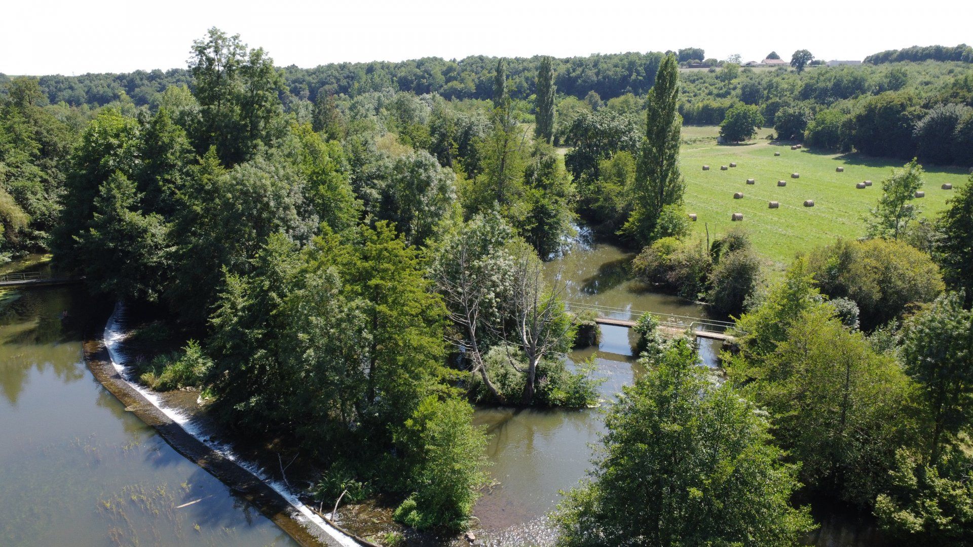 Condominium in Taizé-Aizie, Nouvelle-Aquitaine 10837280