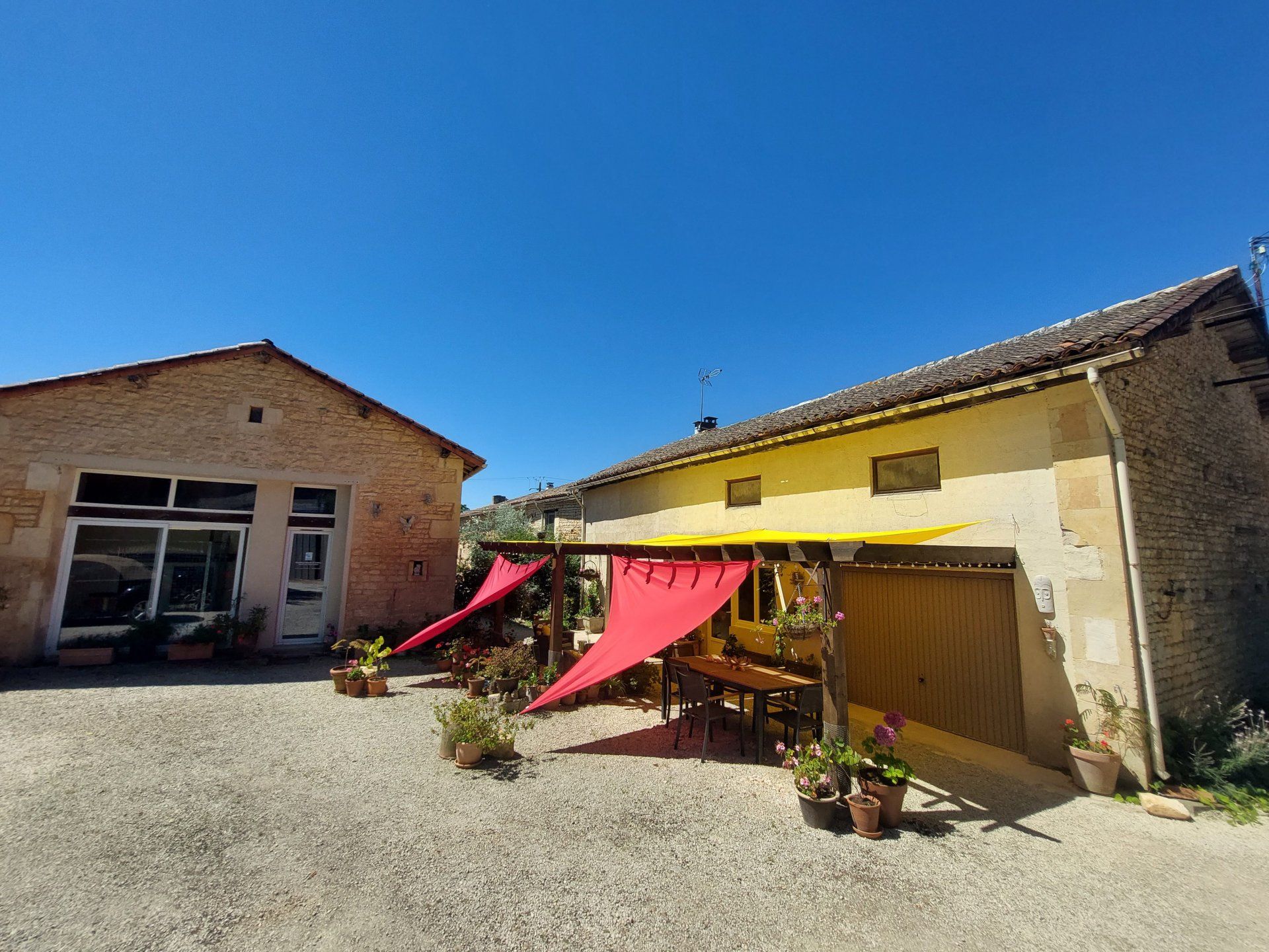 loger dans Valdelaume, Nouvelle-Aquitaine 10837285