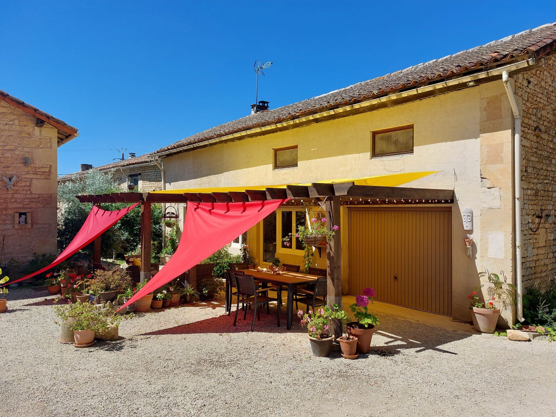 loger dans Valdelaume, Nouvelle-Aquitaine 10837285