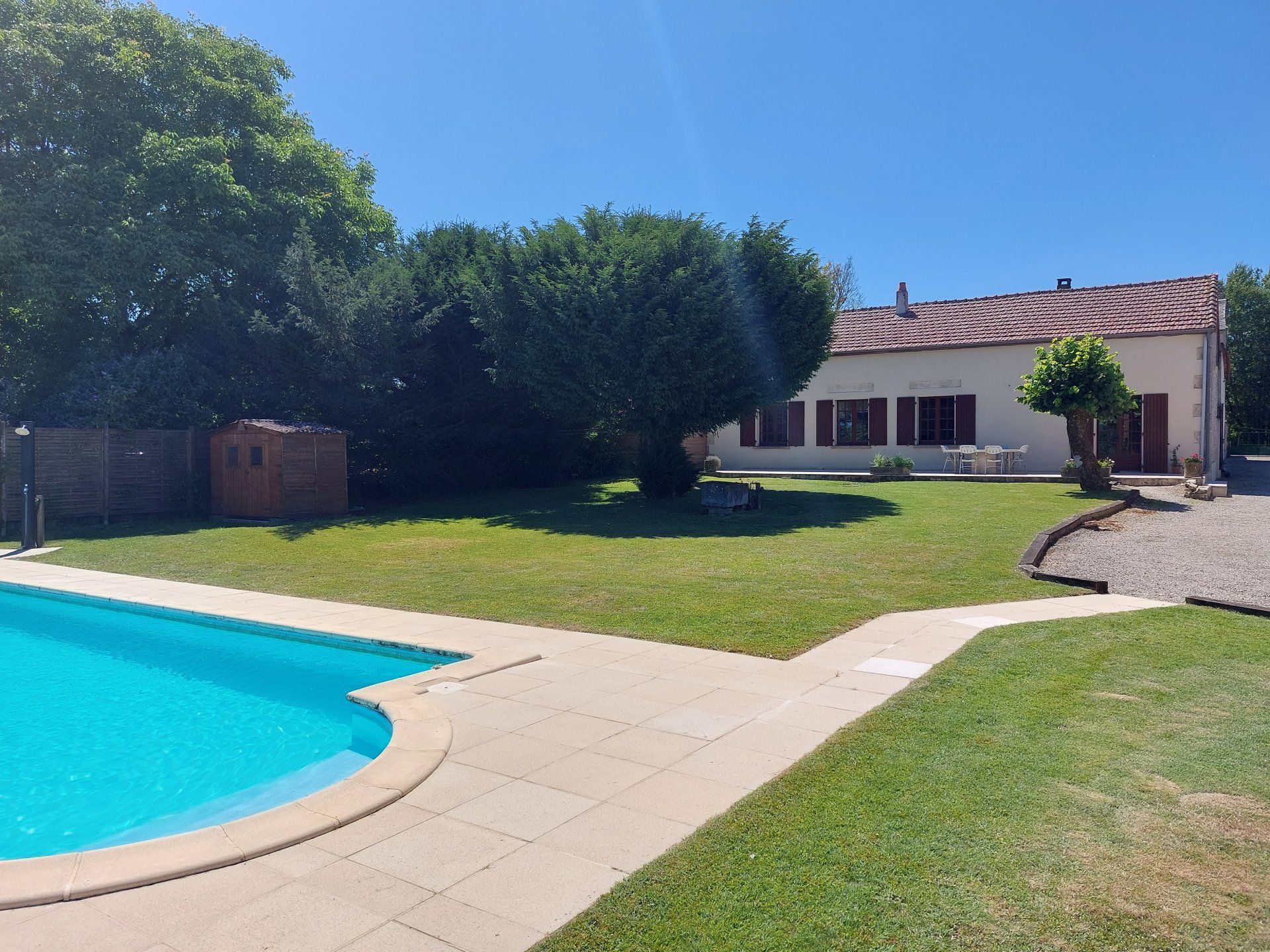 Hus i Saint-Martin-du-Clocher, Nouvelle-Aquitaine 10837291