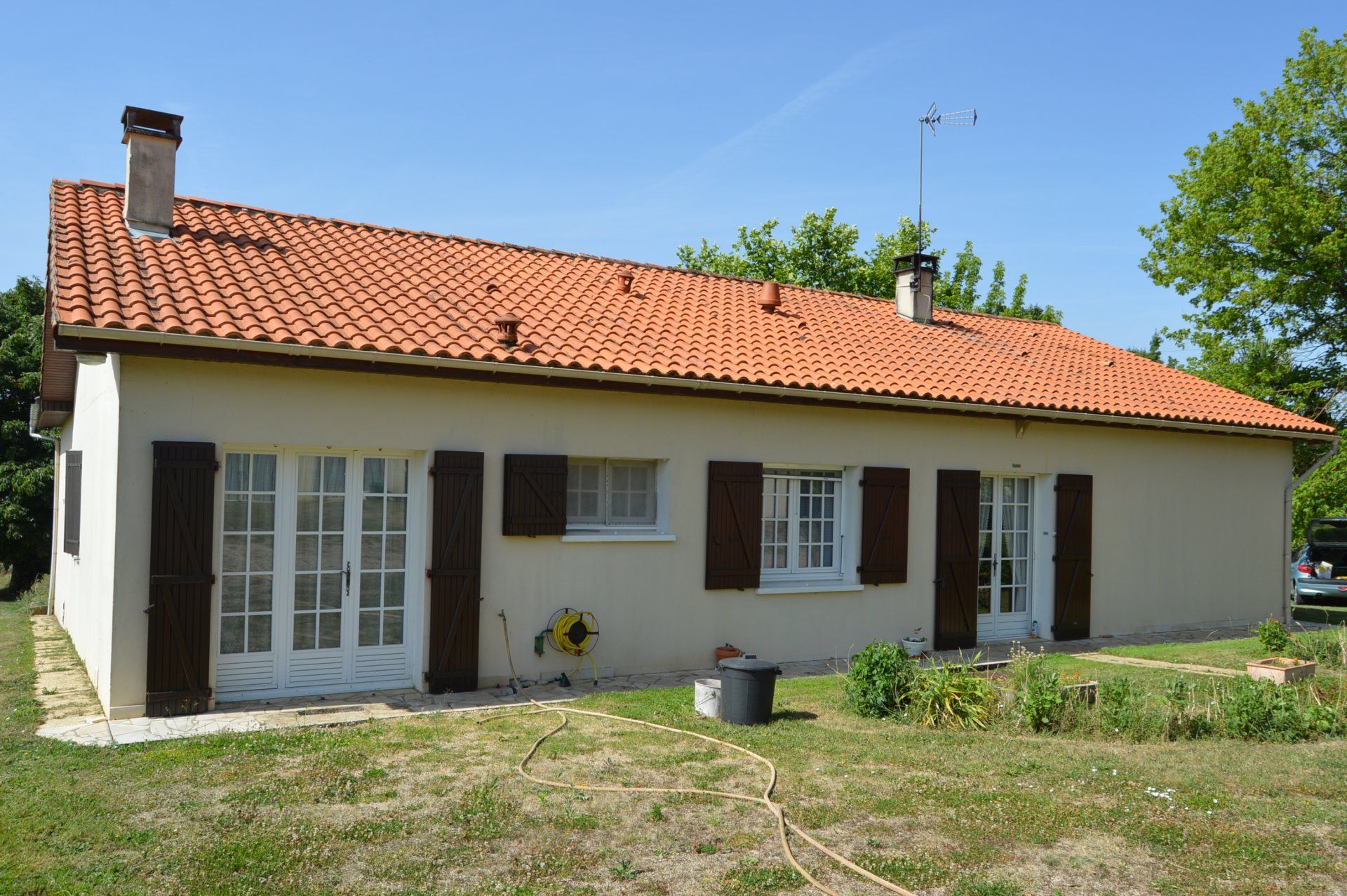 Rumah di Saint-Martin-du-Clocher, Nouvelle-Aquitaine 10837332