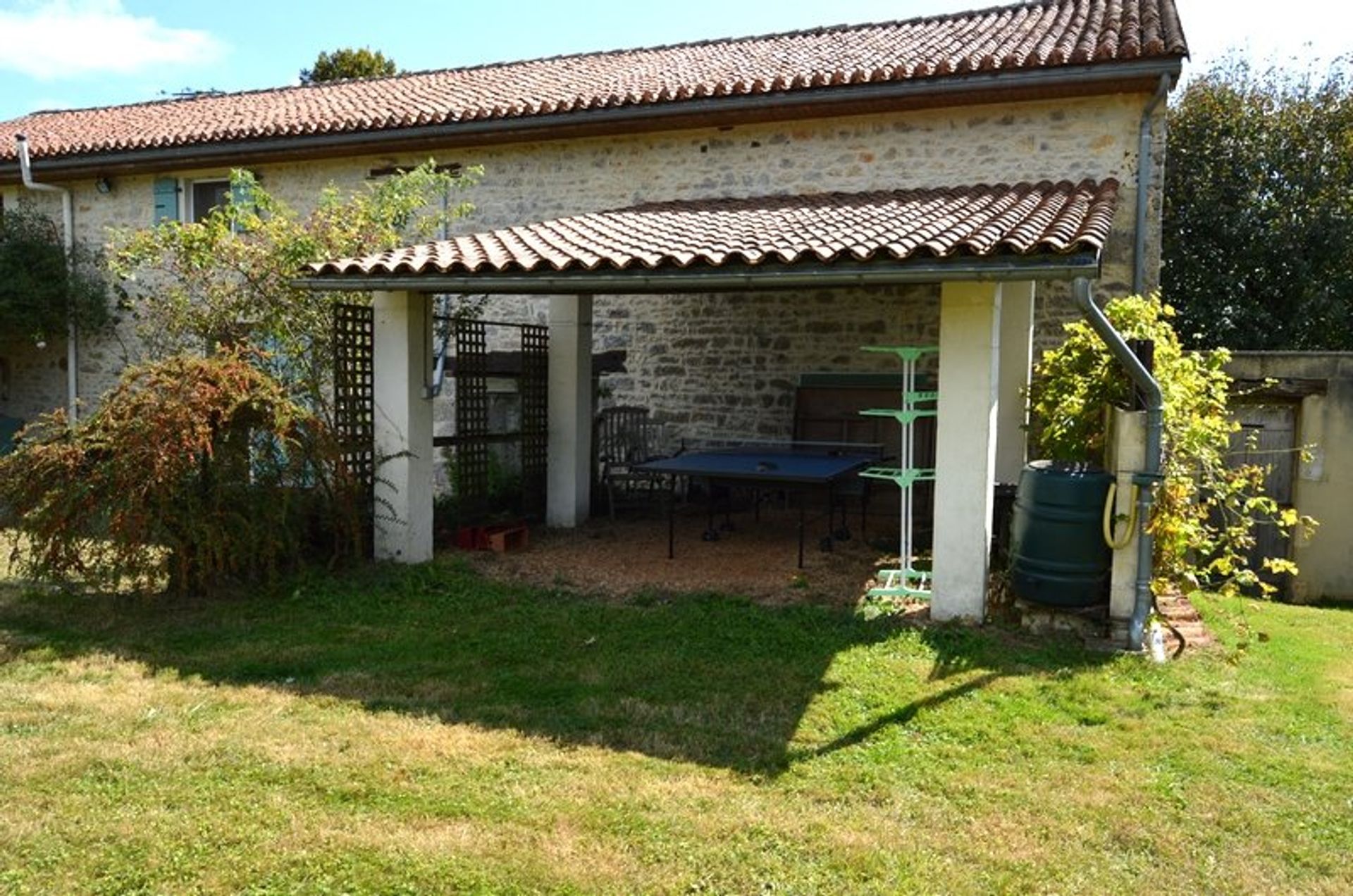 Andet i Cellefrouin, Nouvelle-Aquitaine 10837341