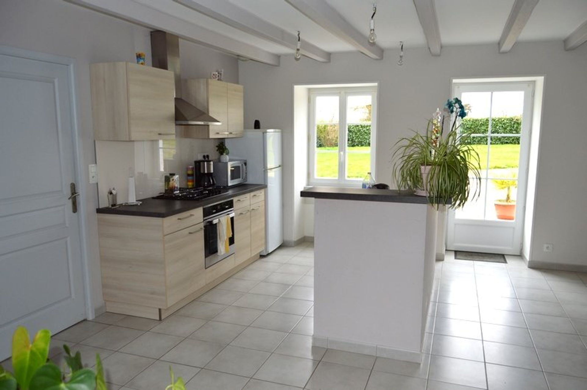 Condominium in Barro, Nouvelle-Aquitaine 10837365