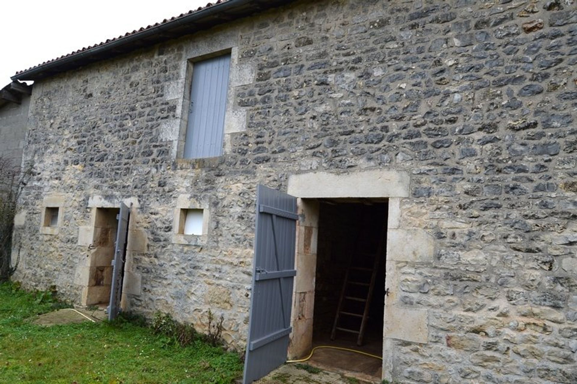 Кондоминиум в Barro, Nouvelle-Aquitaine 10837365