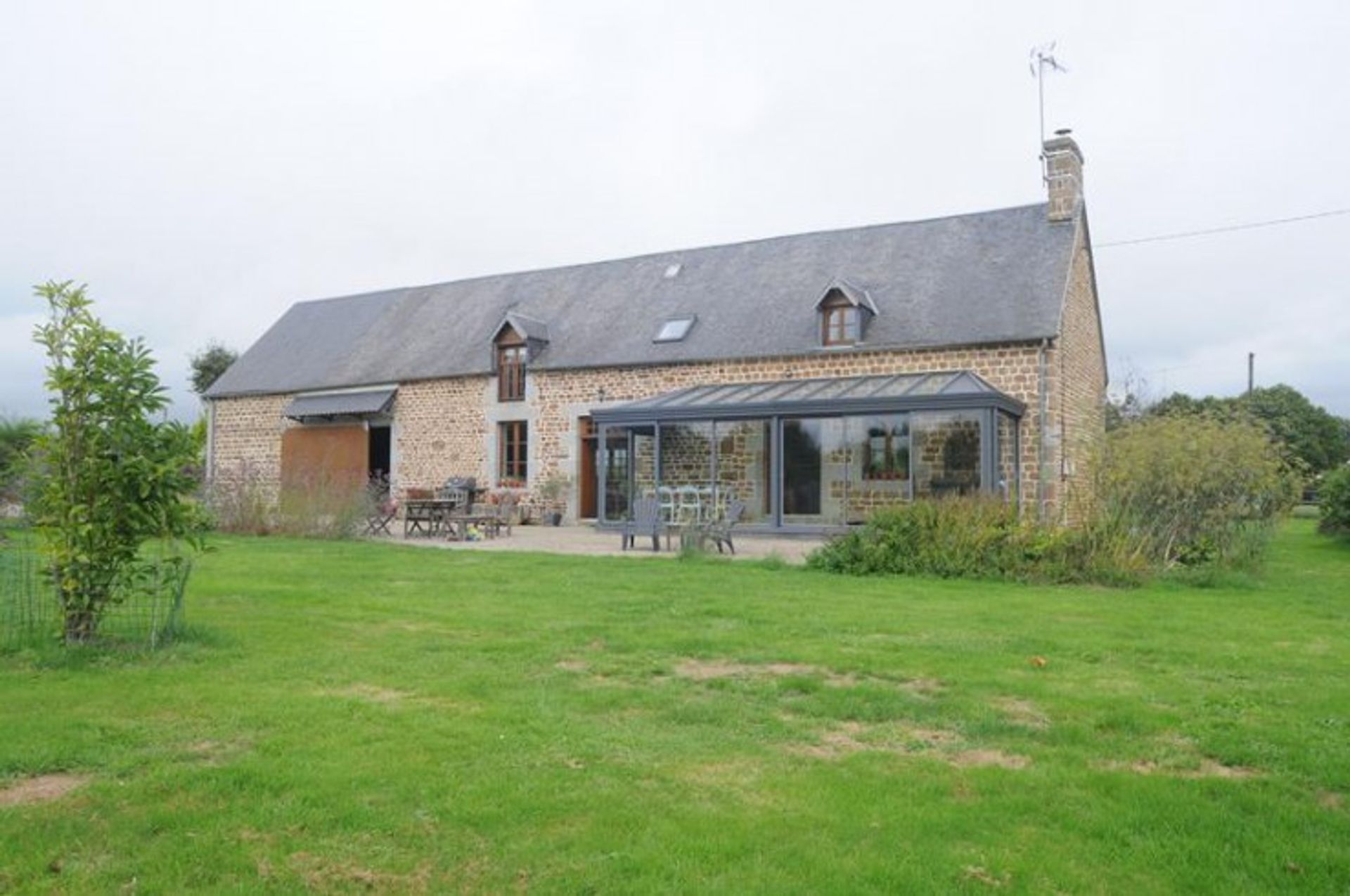 Hus i Mortain-Bocage, Normandy 10837378