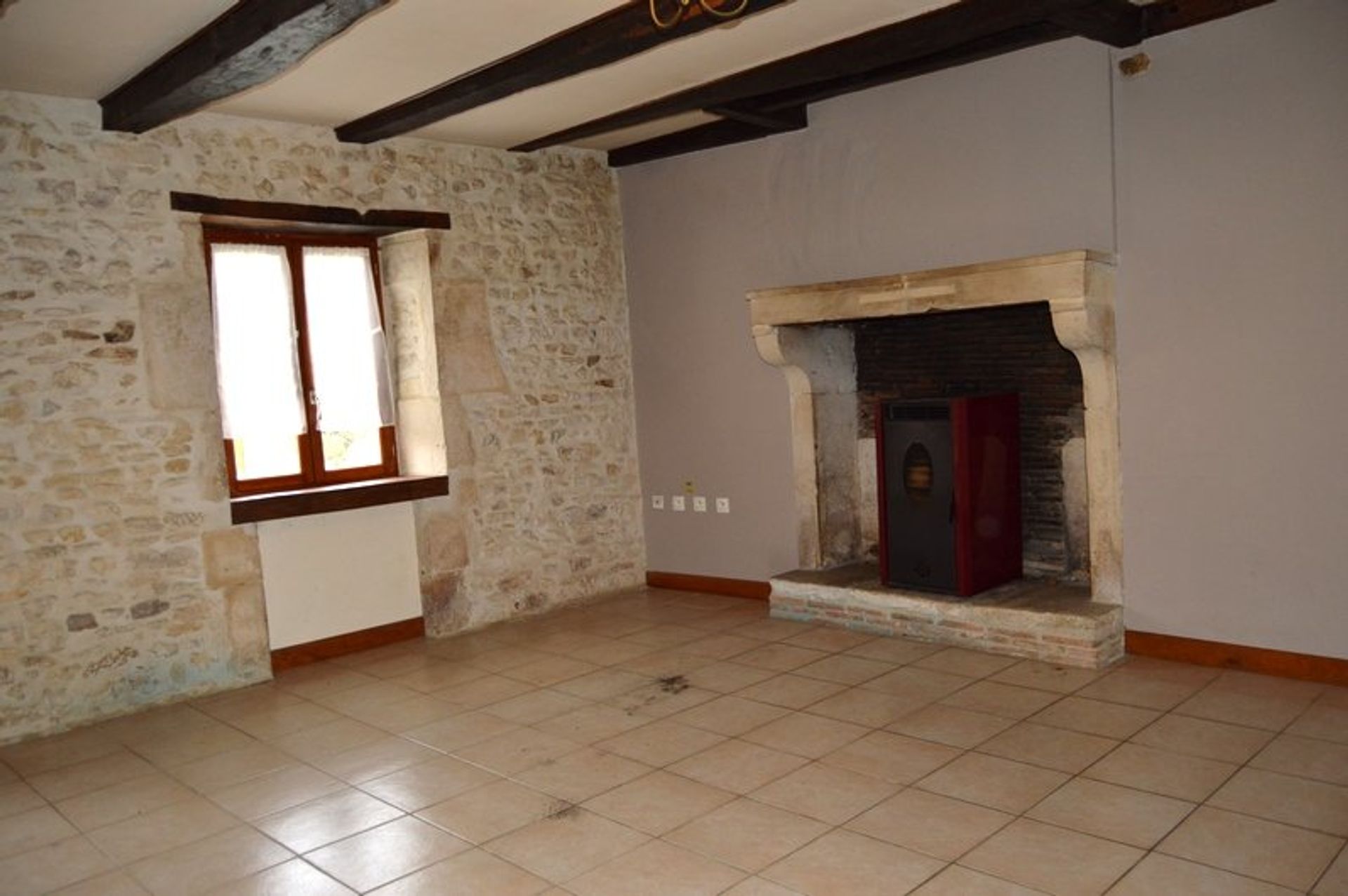 casa no Saint-Pierre-d'Exideuil, Nouvelle-Aquitaine 10837384