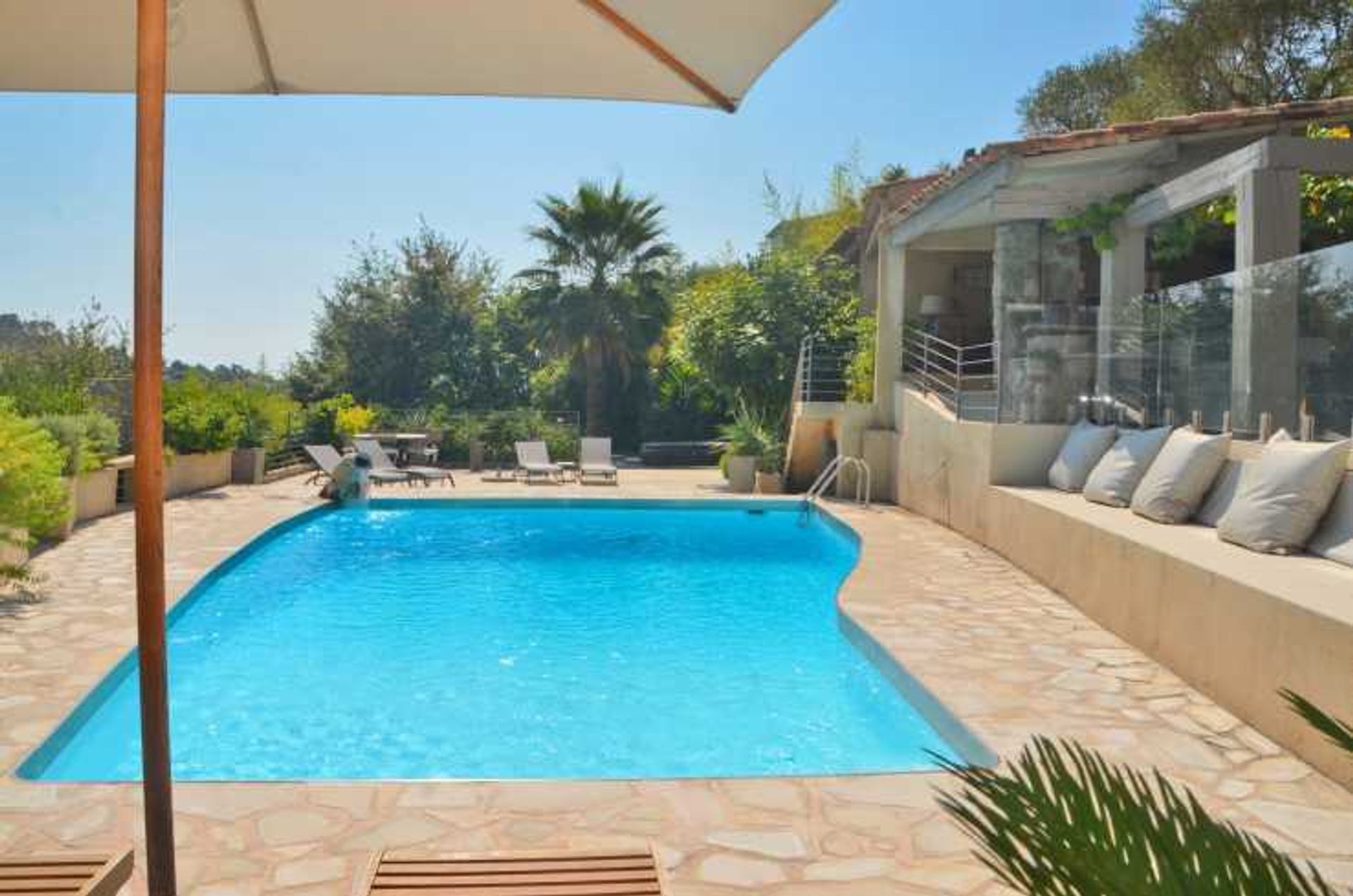 Rumah di Saint-Paul-de-Vence, Provence-Alpes-Cote d'Azur 10837413