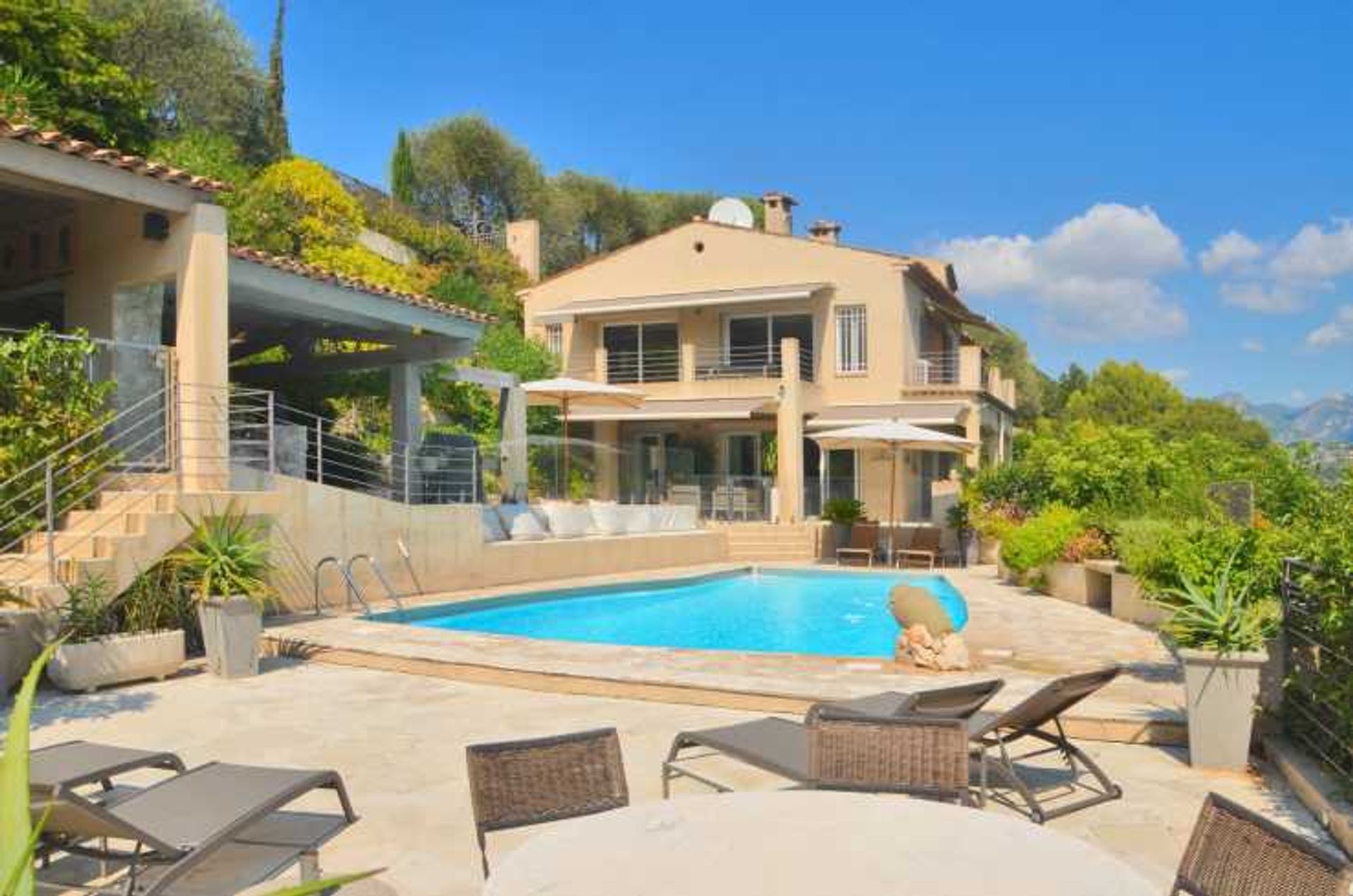 Rumah di Saint-Paul-de-Vence, Provence-Alpes-Cote d'Azur 10837413