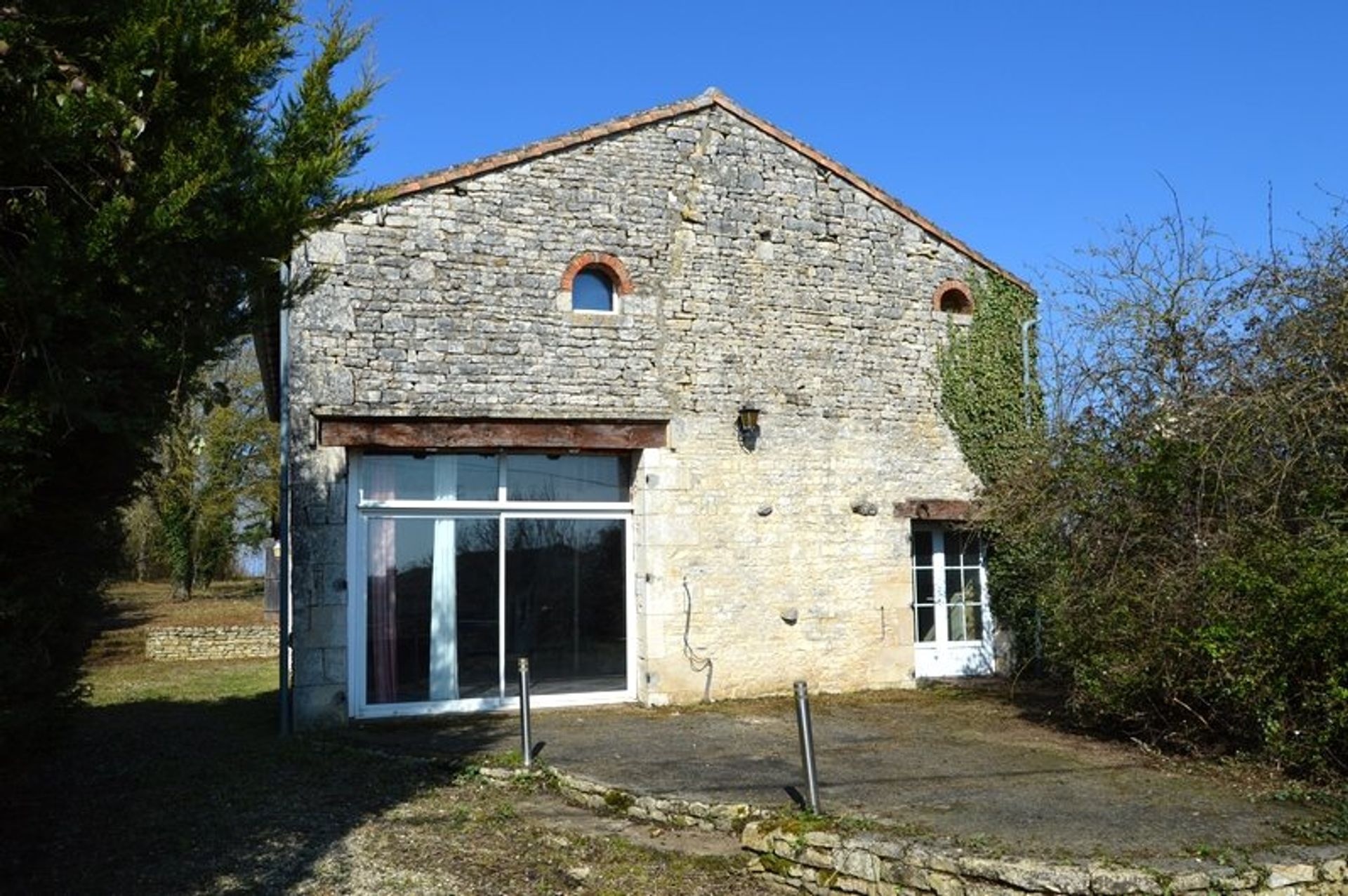 Condominium in La Celle-sous-Gouzon, Nouvelle-Aquitanië 10837418