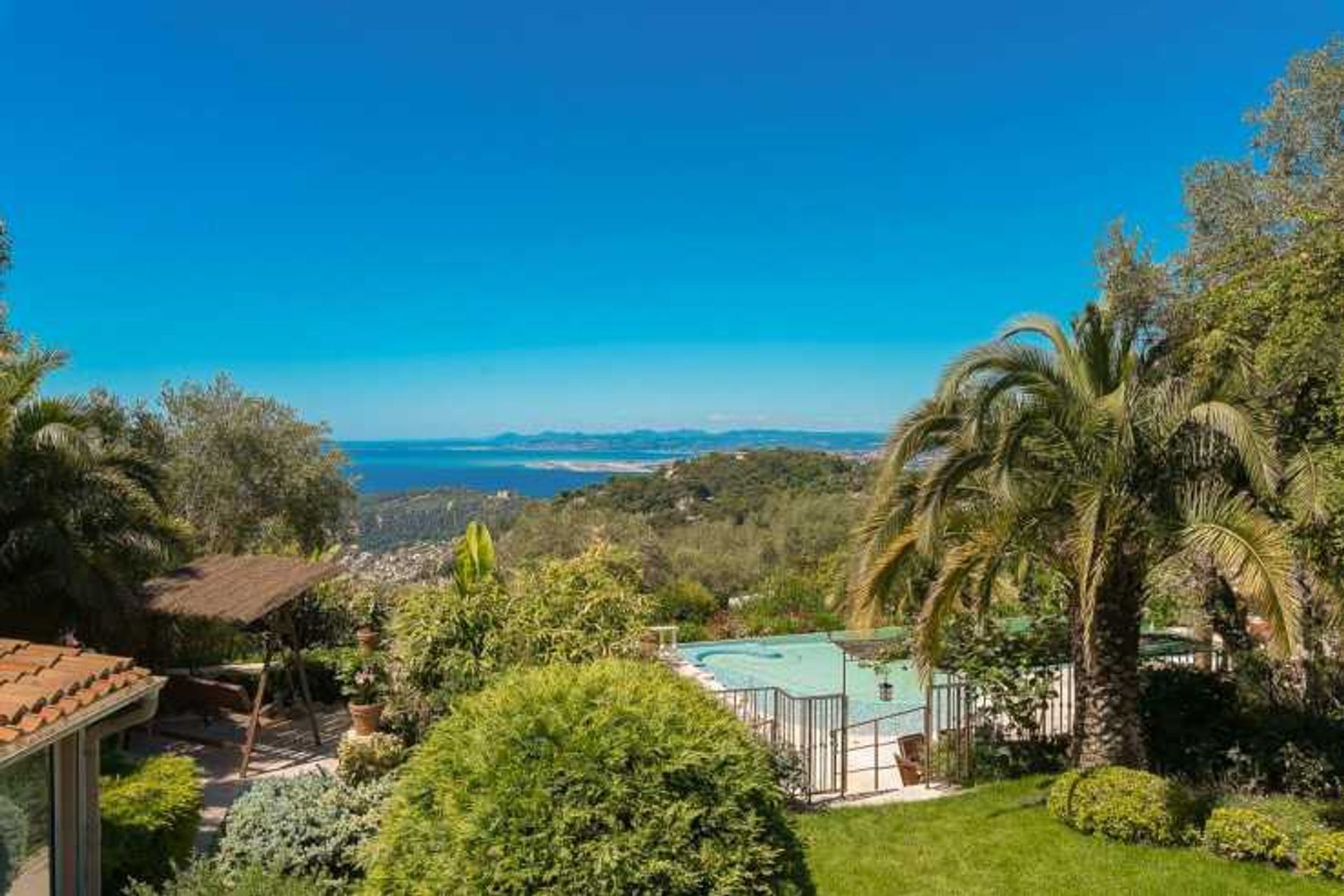 House in Villefranche-sur-Mer, Provence-Alpes-Cote d'Azur 10837514