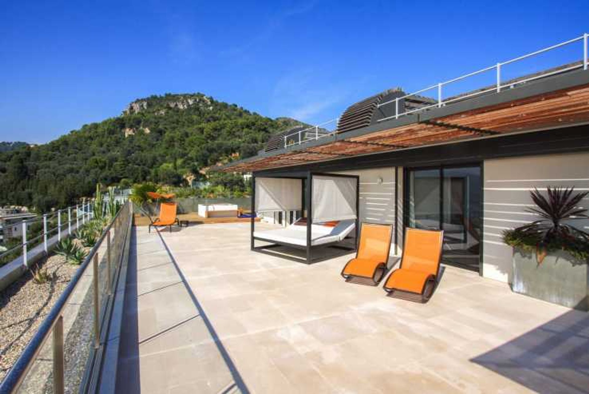 Osakehuoneisto sisään Nice, Provence-Alpes-Côte d'Azur 10837699