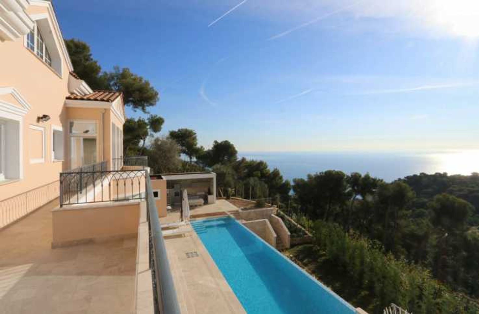 Huis in Beausoleil, Provence-Alpes-Cote d'Azur 10837702