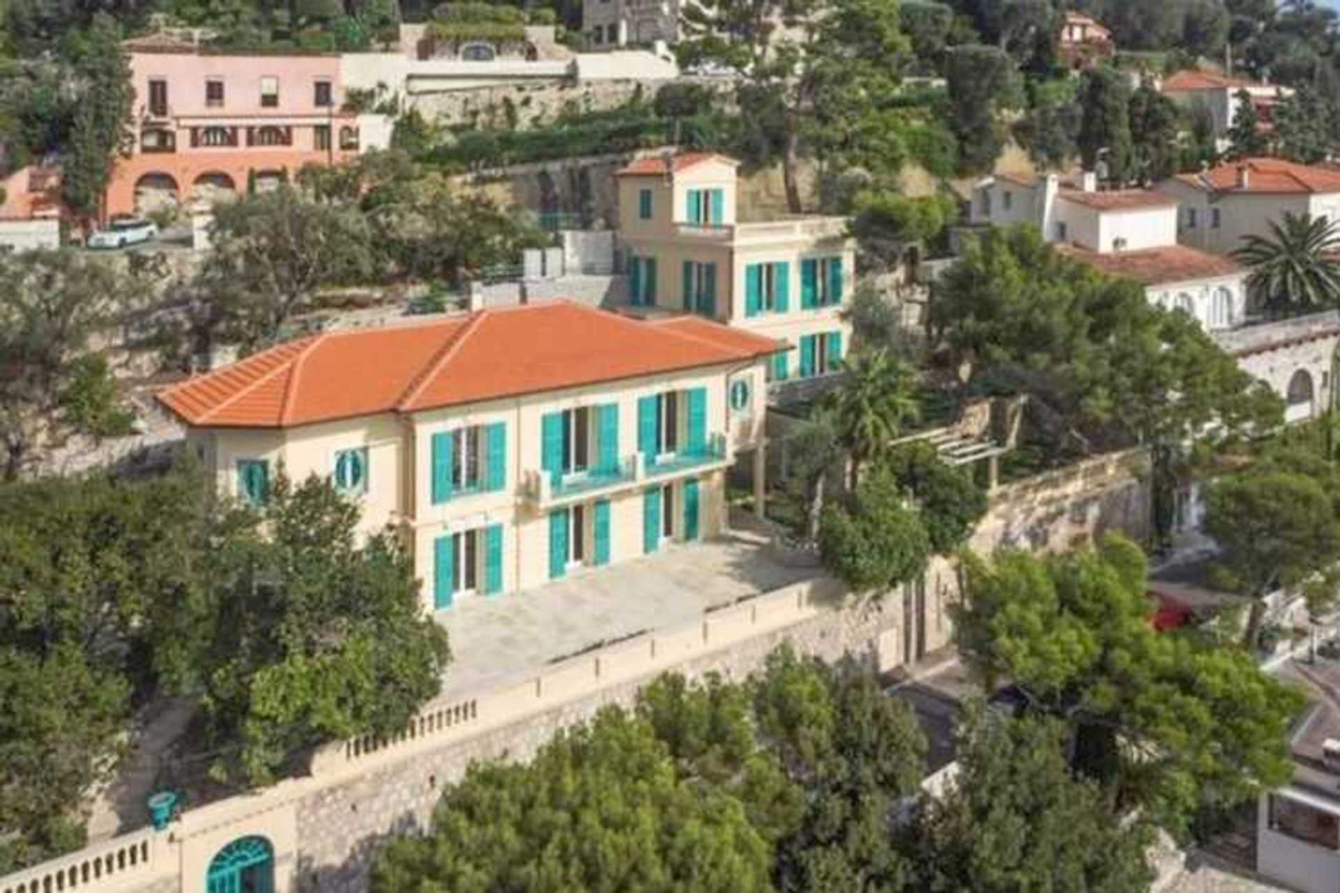 Residenziale nel Saint-Jean-Cap-Ferrat, Provence-Alpes-Côte d'Azur 10837714