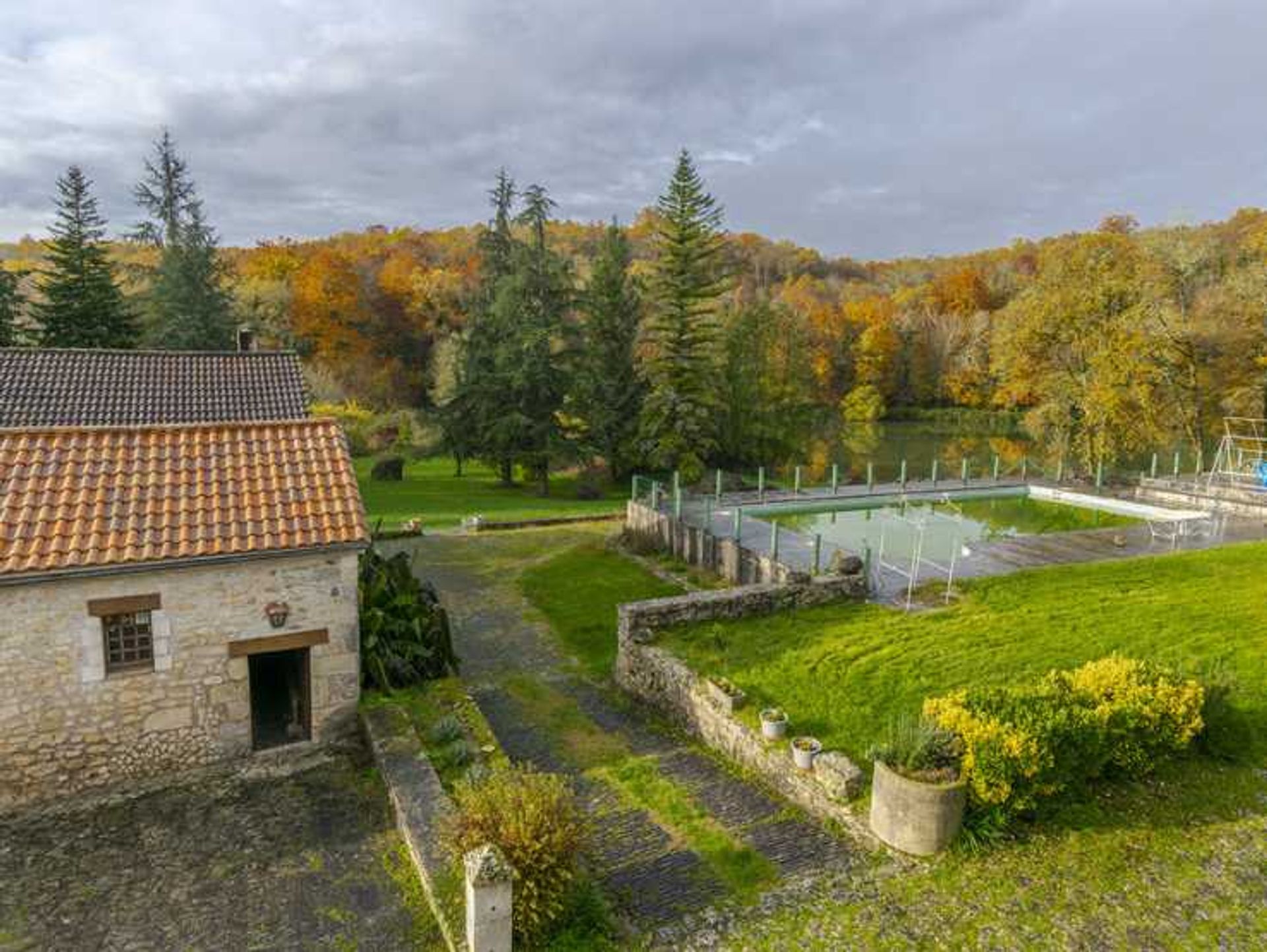 Hus i Brantome, Nouvelle-Aquitaine 10837724