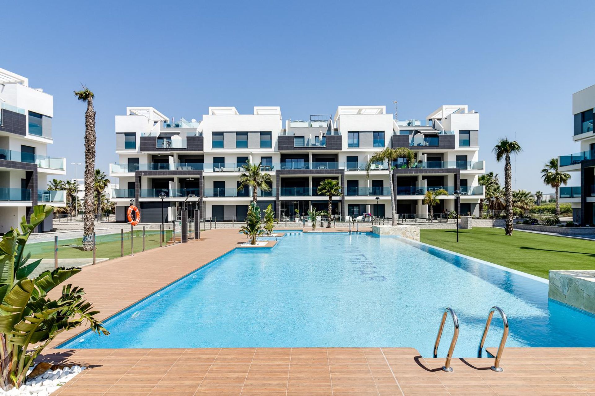 Condominium in El Raso, Comunitat Valenciana 10837819