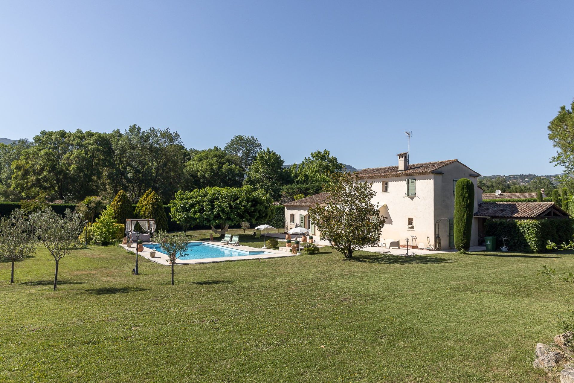 Rumah di Châteauneuf-Grasse, Provence-Alpes-Côte d'Azur 10838352