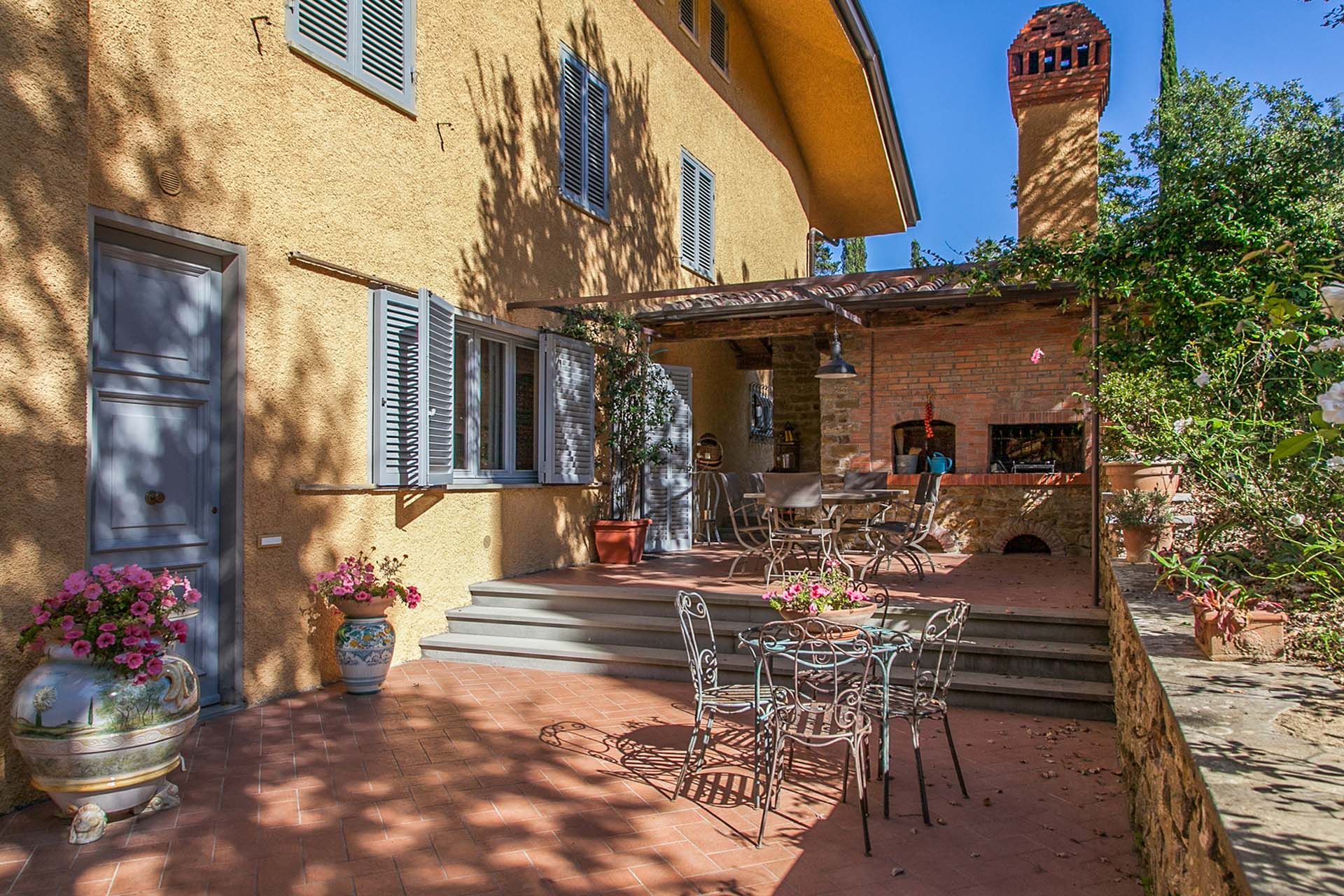 rumah dalam Arezzo, Toscana 10838431