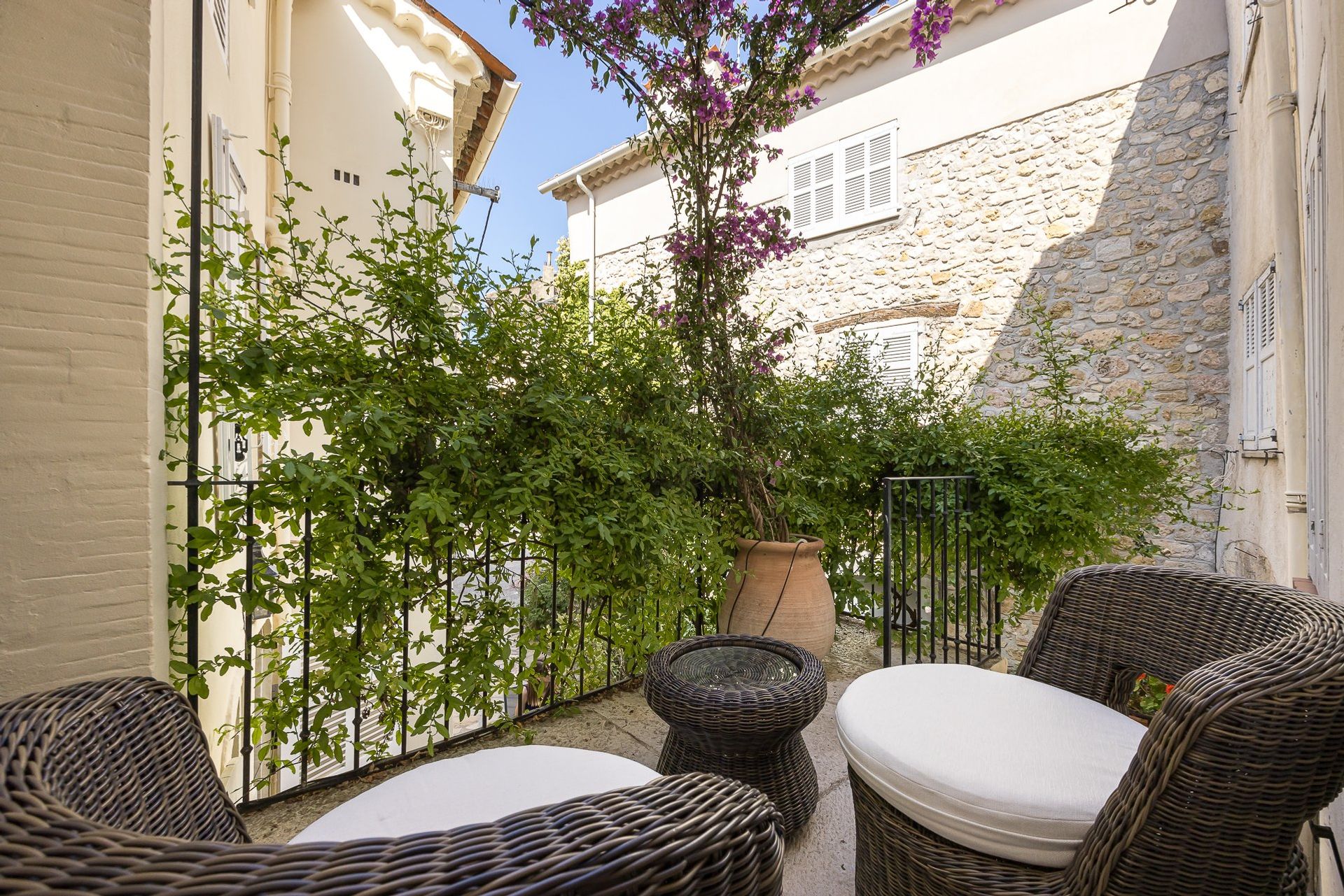 Talo sisään Mougins, Provence-Alpes-Côte d'Azur 10838593