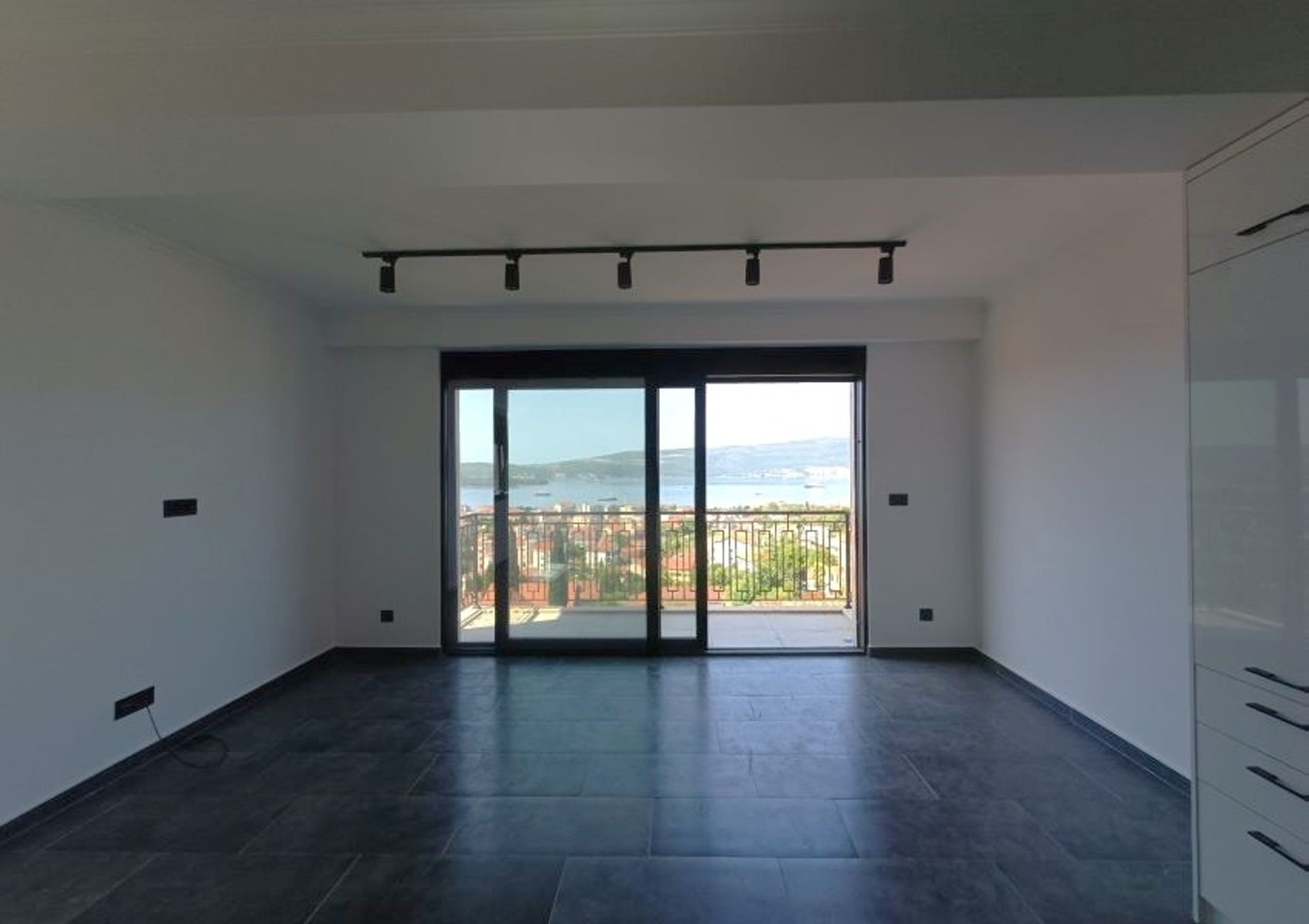 Condominio nel Tivat, Tivat Municipality 10838855