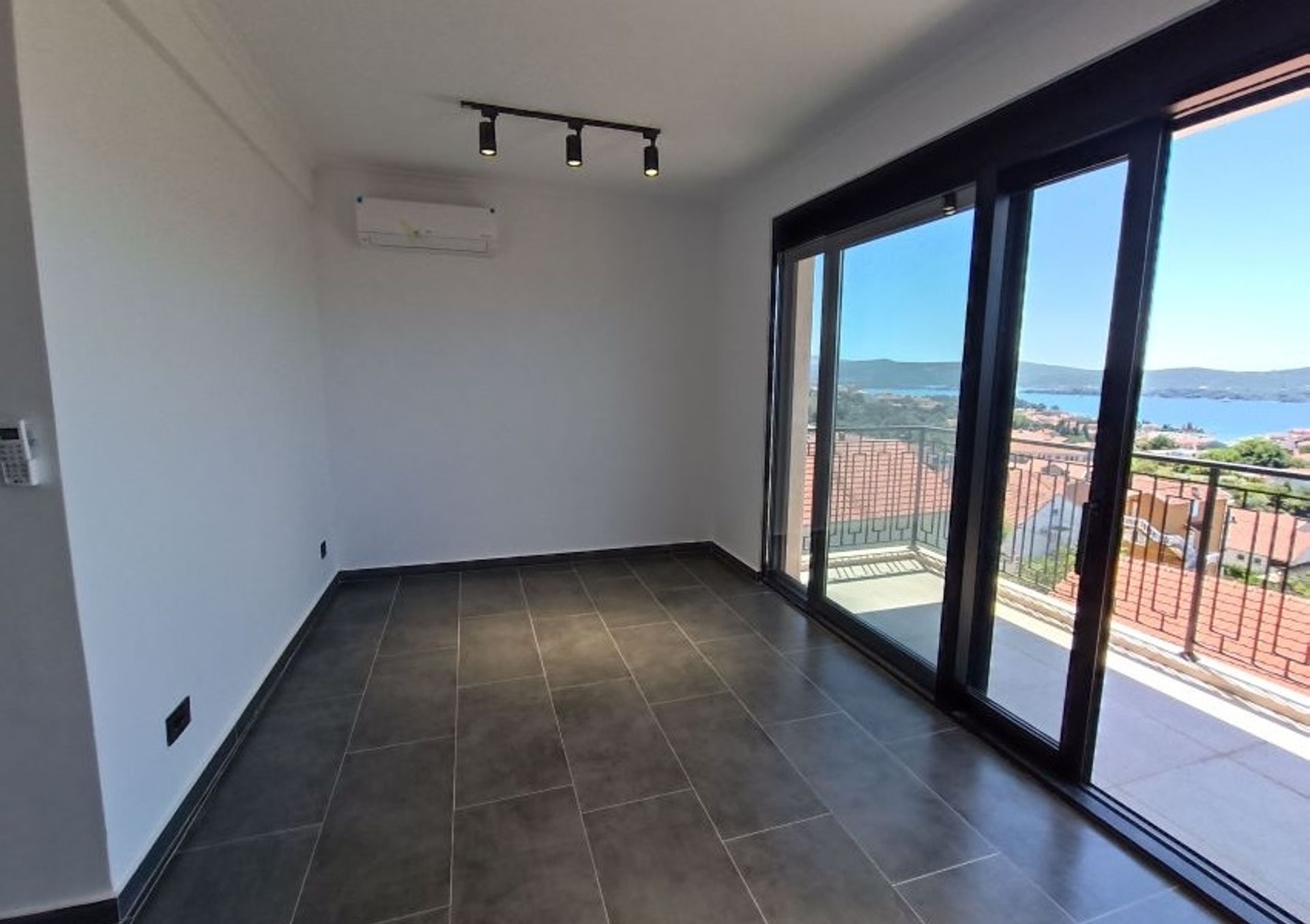 Condominio nel Tivat, Tivat Municipality 10838855