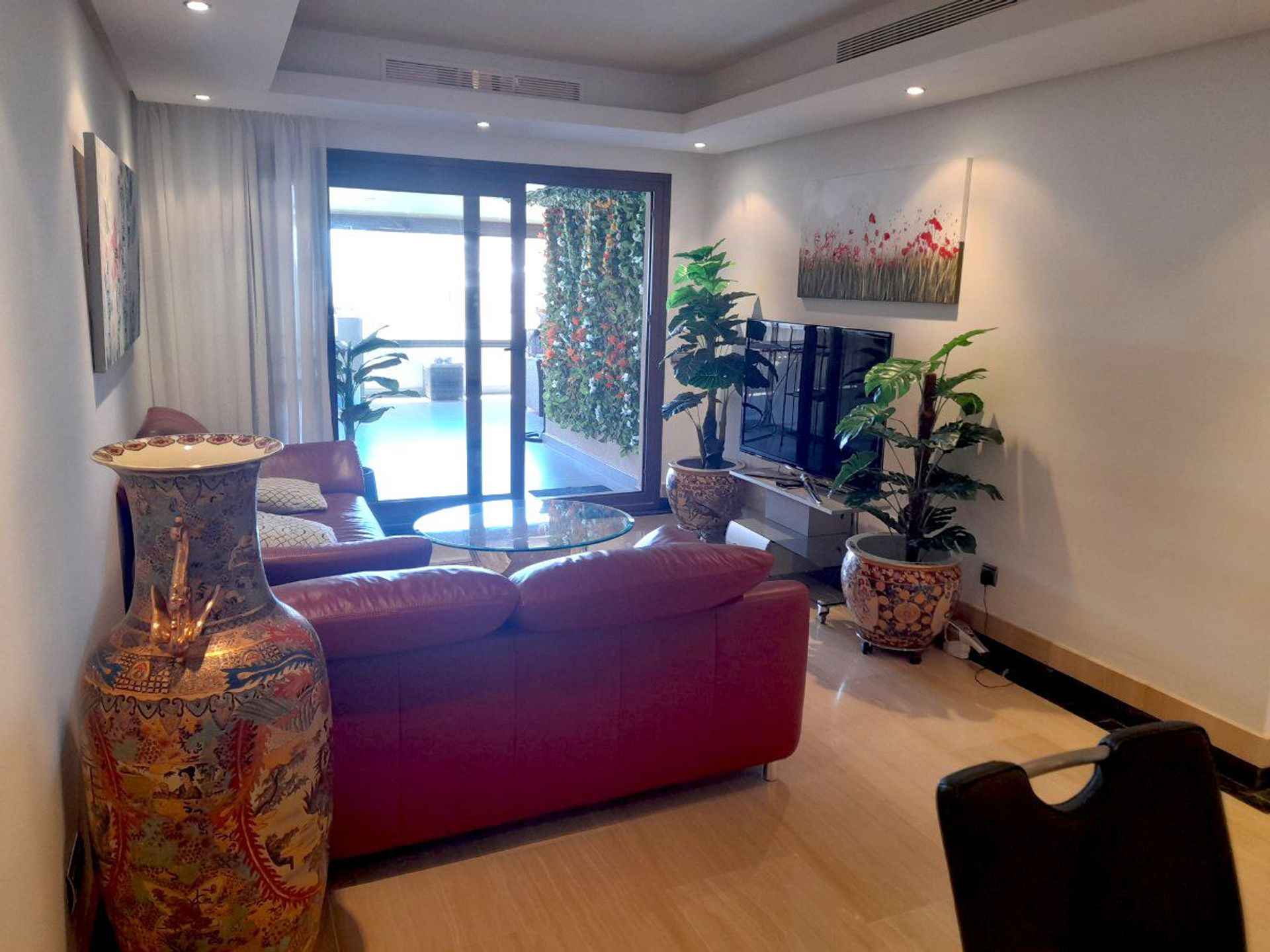 Condominium in Estepona, Andalucía 10839349